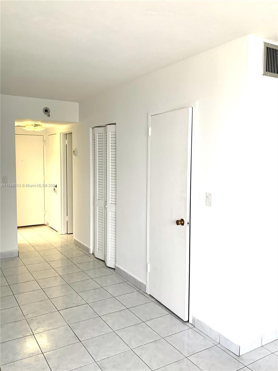 2899 Collins Ave 1522, Miami Beach, Florida 33140, ,1 BathroomBathrooms,Residential,For Sale,2899 Collins Ave 1522,A11548013