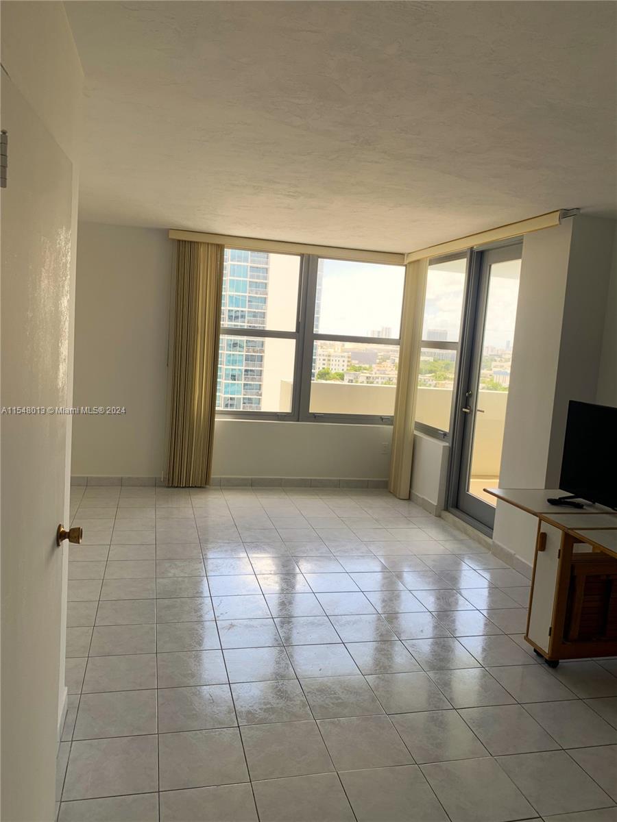 2899 Collins Ave, Miami Beach, FL, 33140 United States, ,1 BathroomBathrooms,Residential,For Sale,Collins Ave,A11548013