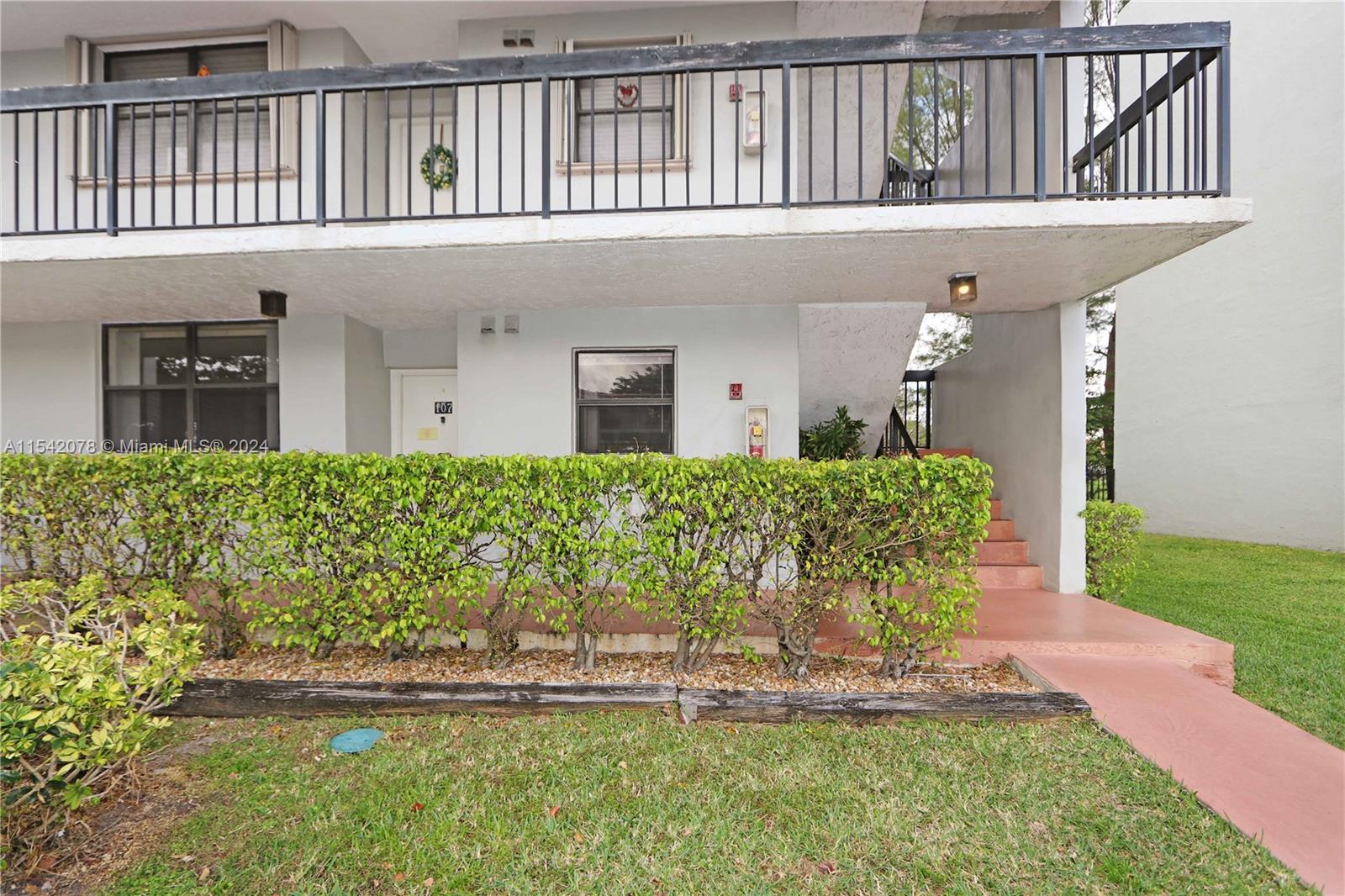 10317 9th St Cir, Miami, FL, 33172 United States, 1 Bedroom Bedrooms, ,1 BathroomBathrooms,Residential,For Sale,9th St Cir,A11542078