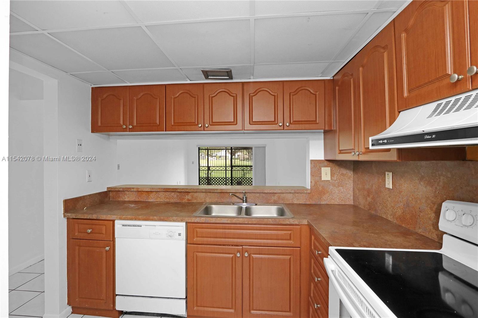 10317 9th St Cir, Miami, FL, 33172 United States, 1 Bedroom Bedrooms, ,1 BathroomBathrooms,Residential,For Sale,9th St Cir,A11542078