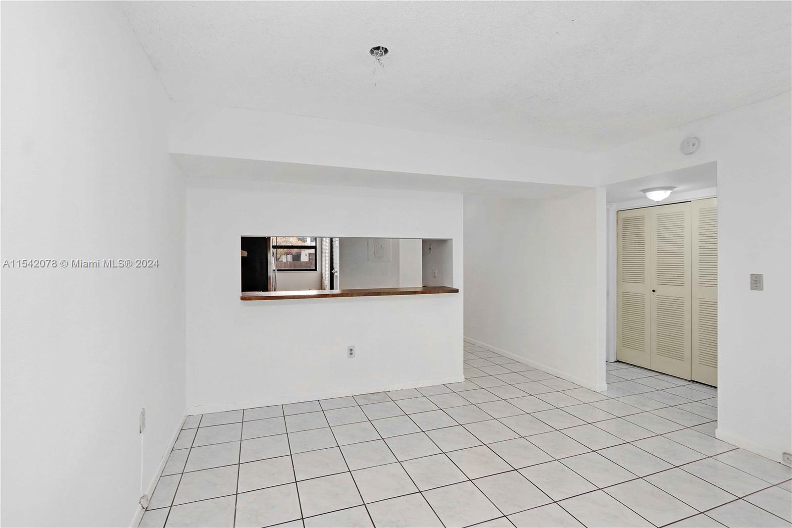 10317 9th St Cir, Miami, FL, 33172 United States, 1 Bedroom Bedrooms, ,1 BathroomBathrooms,Residential,For Sale,9th St Cir,A11542078