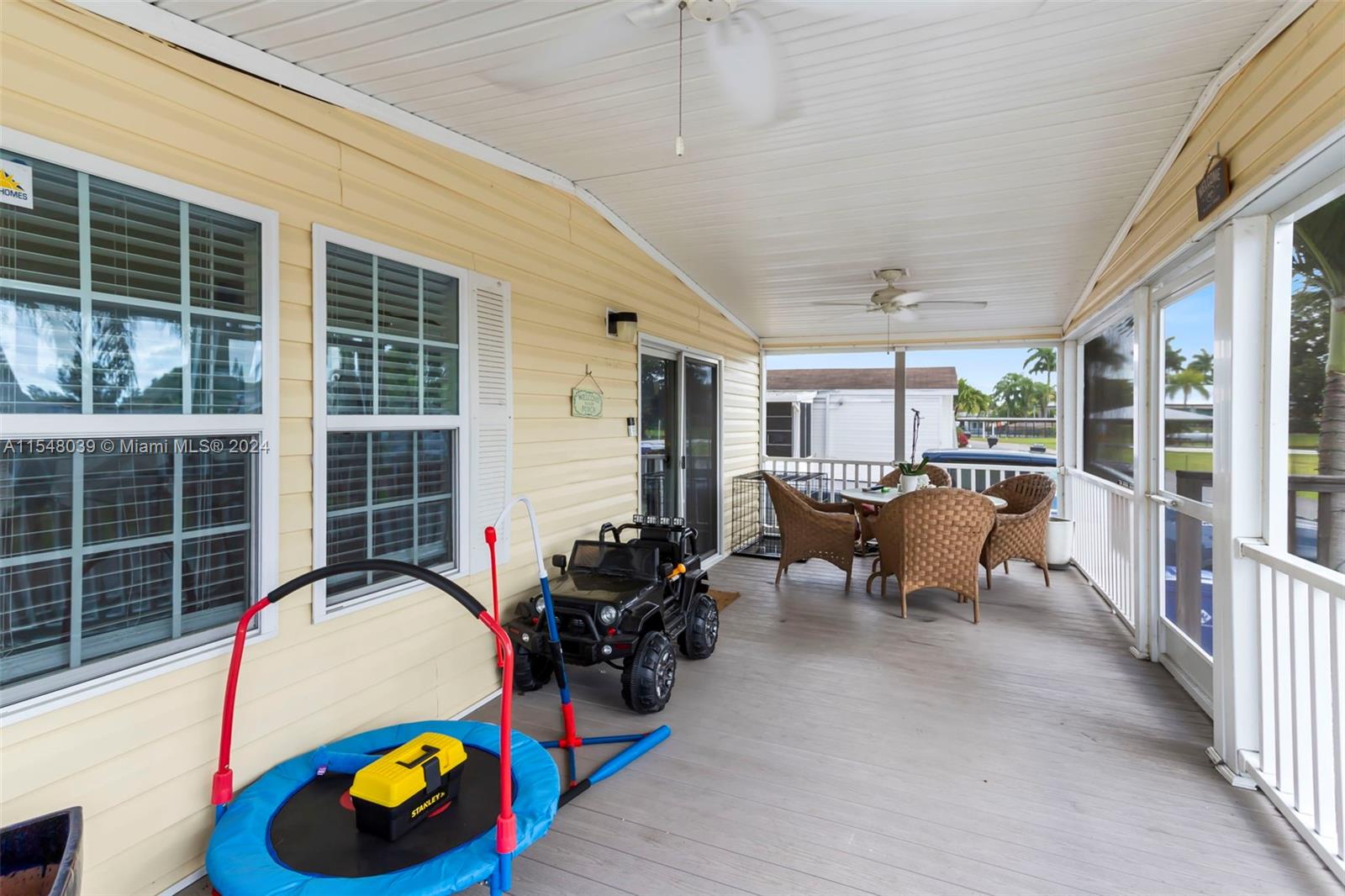 Homestead, Florida 33034, 3 Bedrooms Bedrooms, ,2 BathroomsBathrooms,Residential,For Sale,A11548039