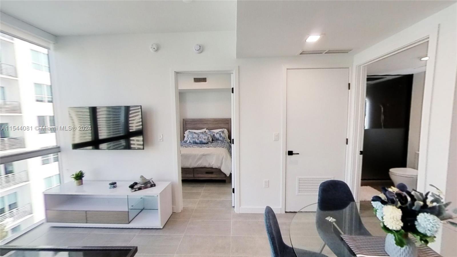 227 2nd St, Miami, FL, 33132 United States, 1 Bedroom Bedrooms, ,1 BathroomBathrooms,Residential,For Sale,2nd St,A11544081