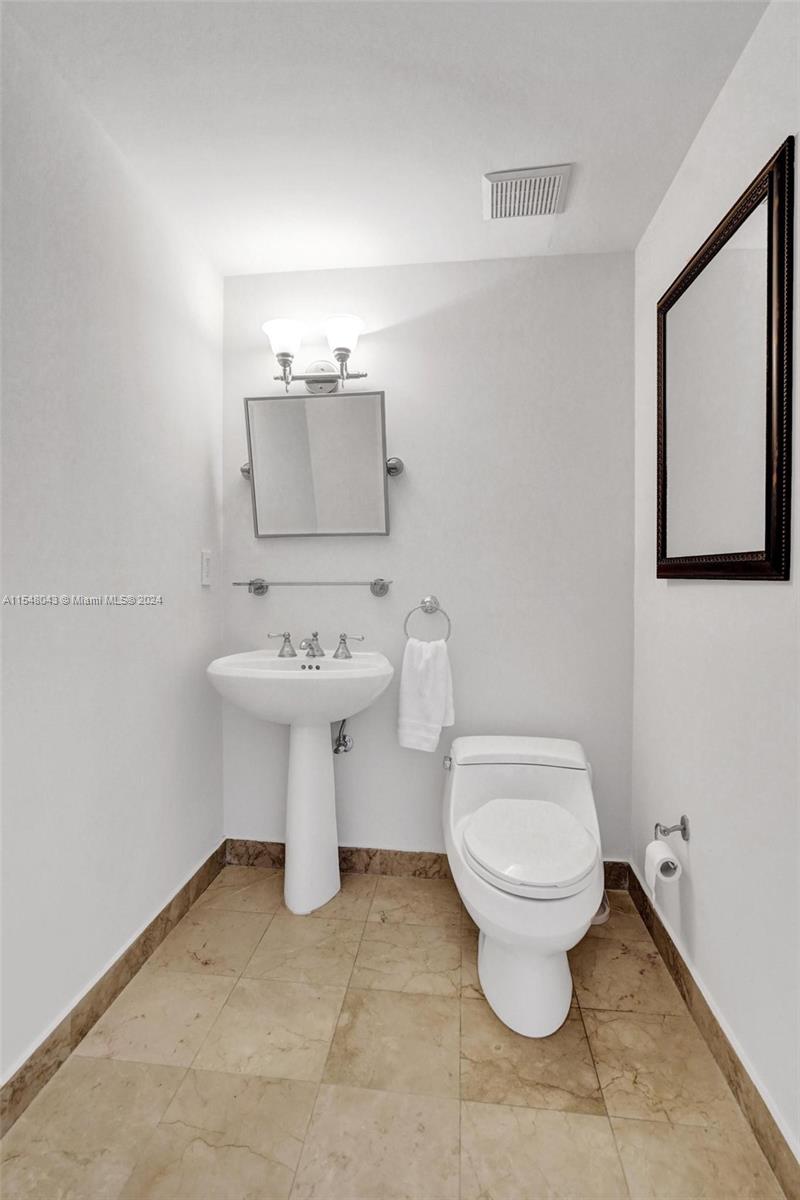 9595 Collins Ave N8-H, Surfside, Florida 33154, 2 Bedrooms Bedrooms, ,2 BathroomsBathrooms,Residentiallease,For Rent,9595 Collins Ave N8-H,A11548043