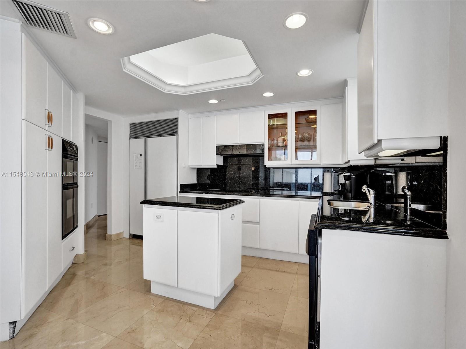 9595 Collins Ave N8-H, Surfside, Florida 33154, 2 Bedrooms Bedrooms, ,2 BathroomsBathrooms,Residentiallease,For Rent,9595 Collins Ave N8-H,A11548043