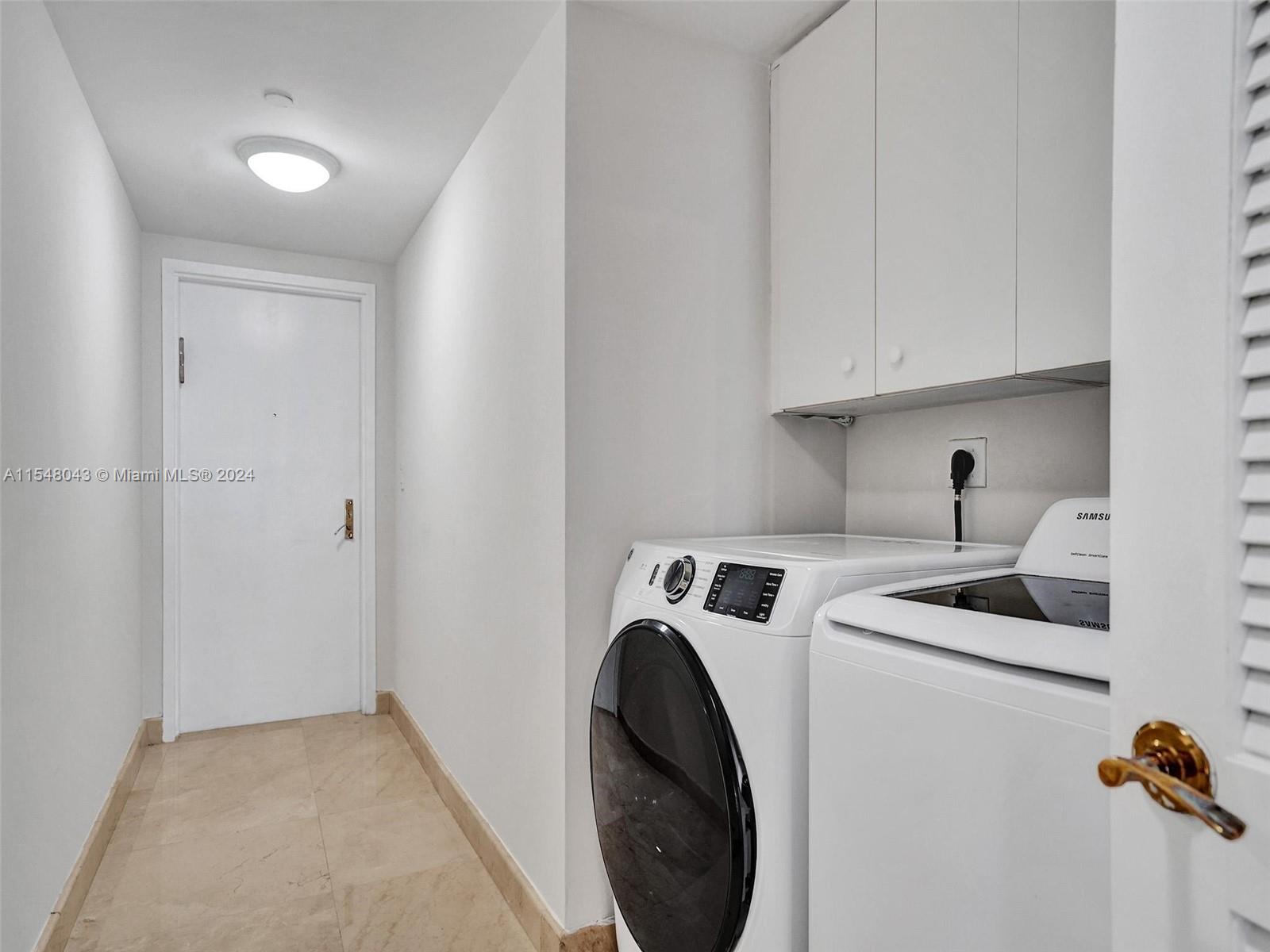 9595 Collins Ave N8-H, Surfside, Florida 33154, 2 Bedrooms Bedrooms, ,2 BathroomsBathrooms,Residentiallease,For Rent,9595 Collins Ave N8-H,A11548043