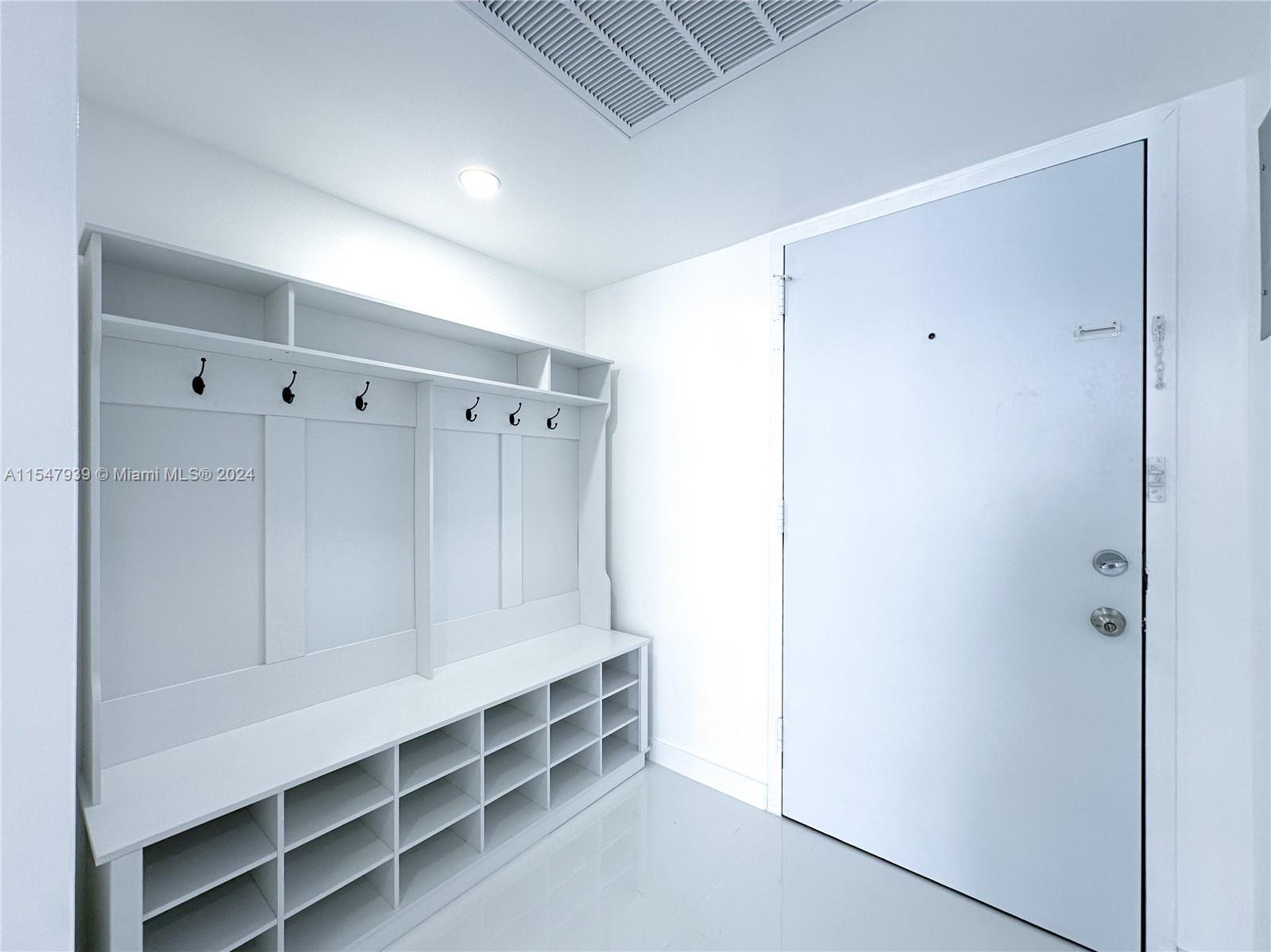 501 Three Islands Blvd 515, Hallandale Beach, Florida 33009, 1 Bedroom Bedrooms, ,1 BathroomBathrooms,Residential,For Sale,501 Three Islands Blvd 515,A11547939