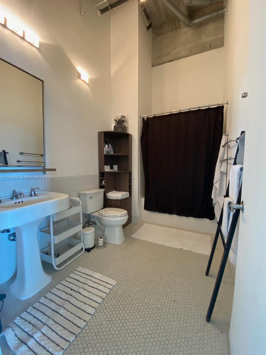 1749 NE Miami Ct 413, Miami, Florida 33132, 1 Bedroom Bedrooms, ,1 BathroomBathrooms,Residentiallease,For Rent,1749 NE Miami Ct 413,A11548055