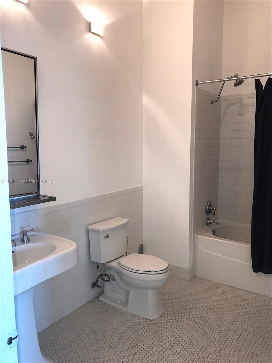 1749 NE Miami Ct 413, Miami, Florida 33132, 1 Bedroom Bedrooms, ,1 BathroomBathrooms,Residentiallease,For Rent,1749 NE Miami Ct 413,A11548055