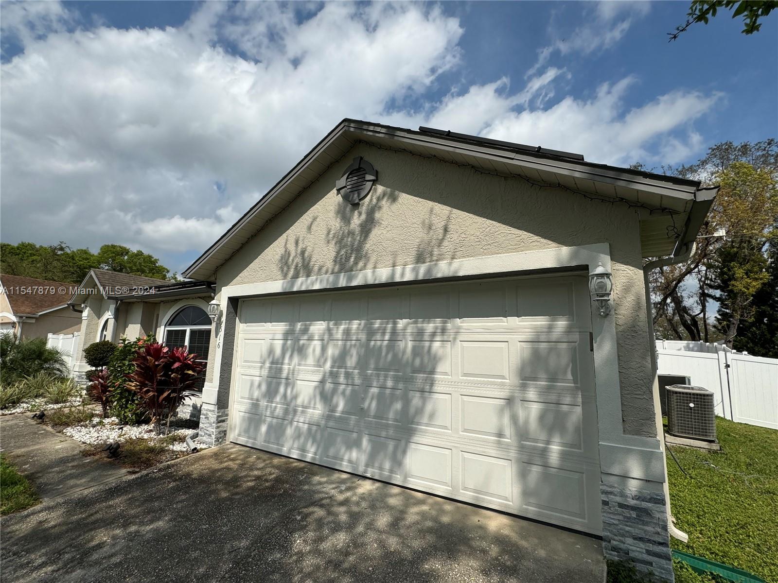 516 Meadow Green Dr, Davenport, FL, 33837 United States, 3 Bedrooms Bedrooms, ,2 BathroomsBathrooms,Residential,For Sale,Meadow Green Dr,A11547879