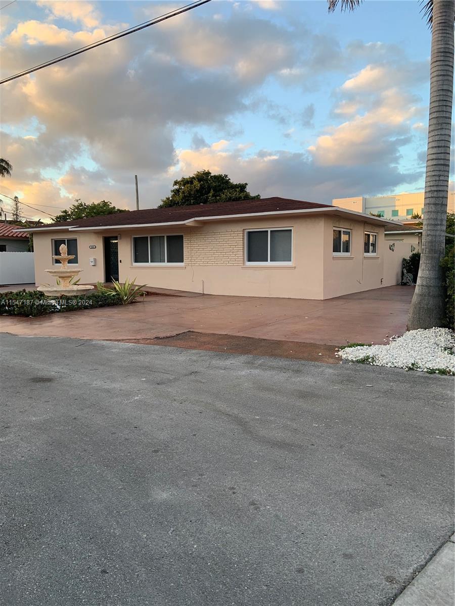 1682 NE 124th Ln, North Miami, FL 33181, 3 Bedrooms Bedrooms, ,2 BathroomsBathrooms,Residential,For Sale,124th Ln,A11547187