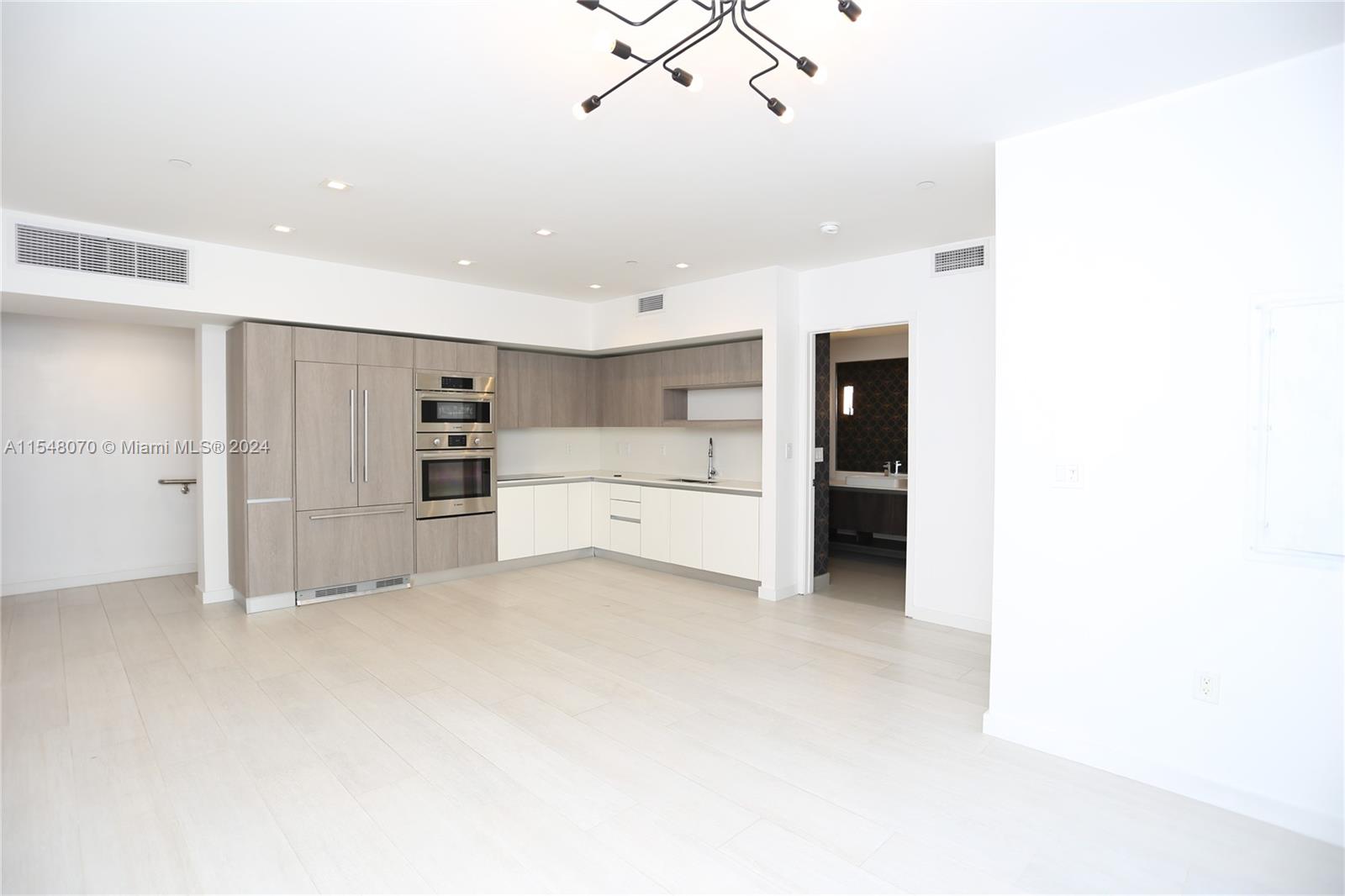 455 NE 39th St 113, Miami, Florida 33137, 1 Bedroom Bedrooms, ,1 BathroomBathrooms,Residentiallease,For Rent,455 NE 39th St 113,A11548070