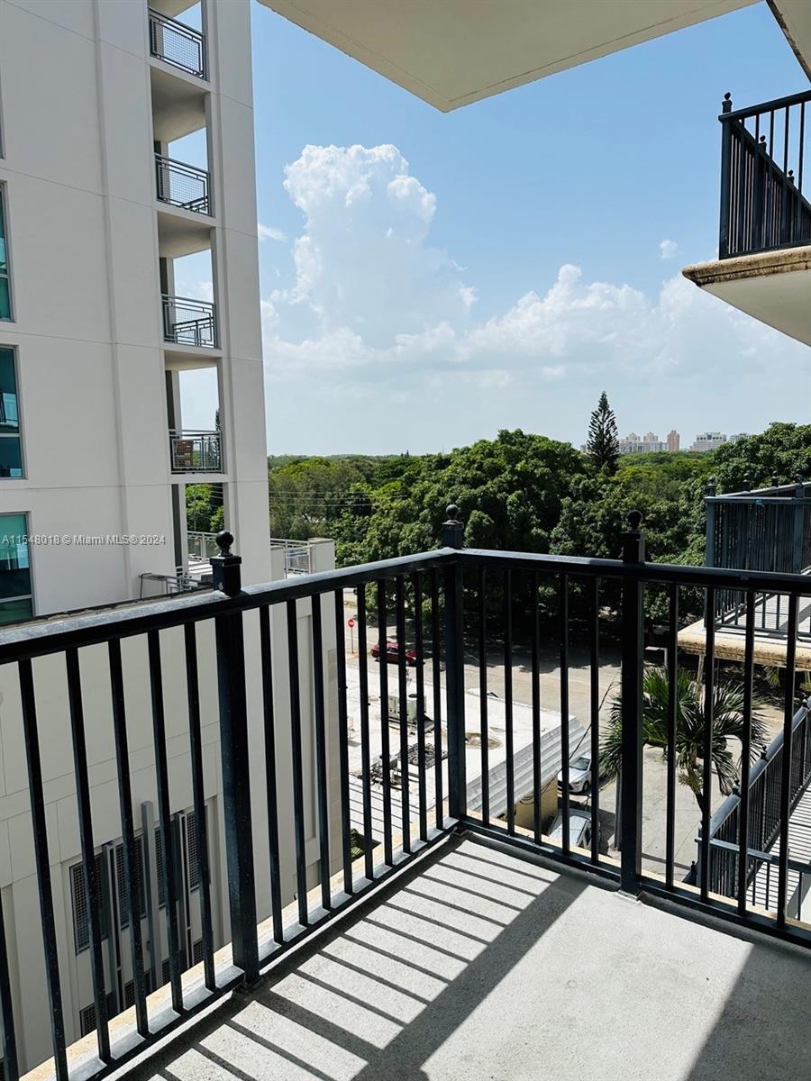 4100 Salzedo St 605, Coral Gables, Florida 33146, 2 Bedrooms Bedrooms, ,2 BathroomsBathrooms,Residentiallease,For Rent,4100 Salzedo St 605,A11548018