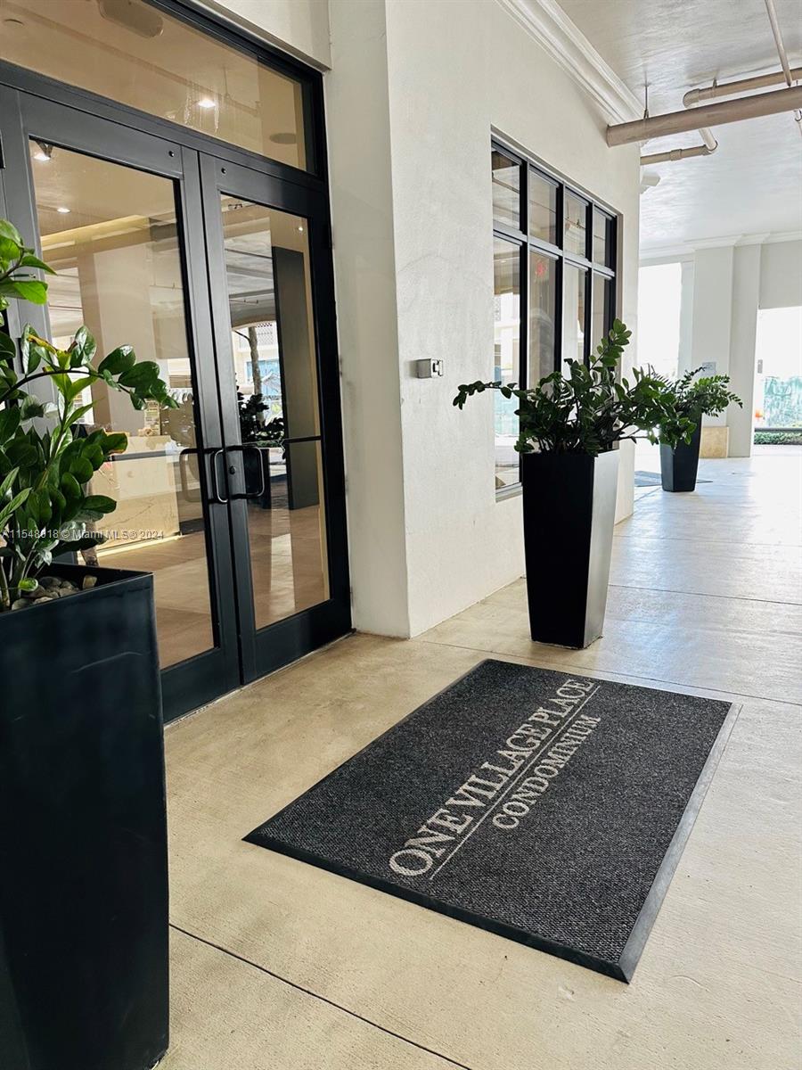 4100 Salzedo St 605, Coral Gables, Florida 33146, 2 Bedrooms Bedrooms, ,2 BathroomsBathrooms,Residentiallease,For Rent,4100 Salzedo St 605,A11548018