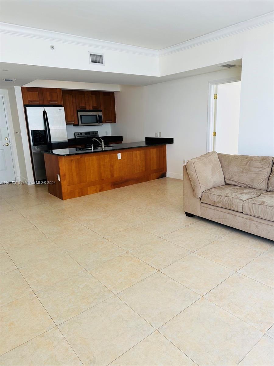 4100 Salzedo St 605, Coral Gables, Florida 33146, 2 Bedrooms Bedrooms, ,2 BathroomsBathrooms,Residentiallease,For Rent,4100 Salzedo St 605,A11548018