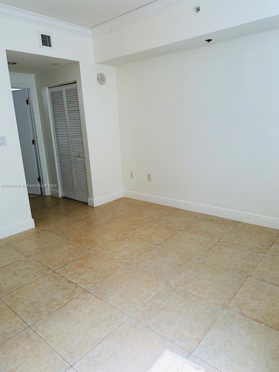 4100 Salzedo St 605, Coral Gables, Florida 33146, 2 Bedrooms Bedrooms, ,2 BathroomsBathrooms,Residentiallease,For Rent,4100 Salzedo St 605,A11548018