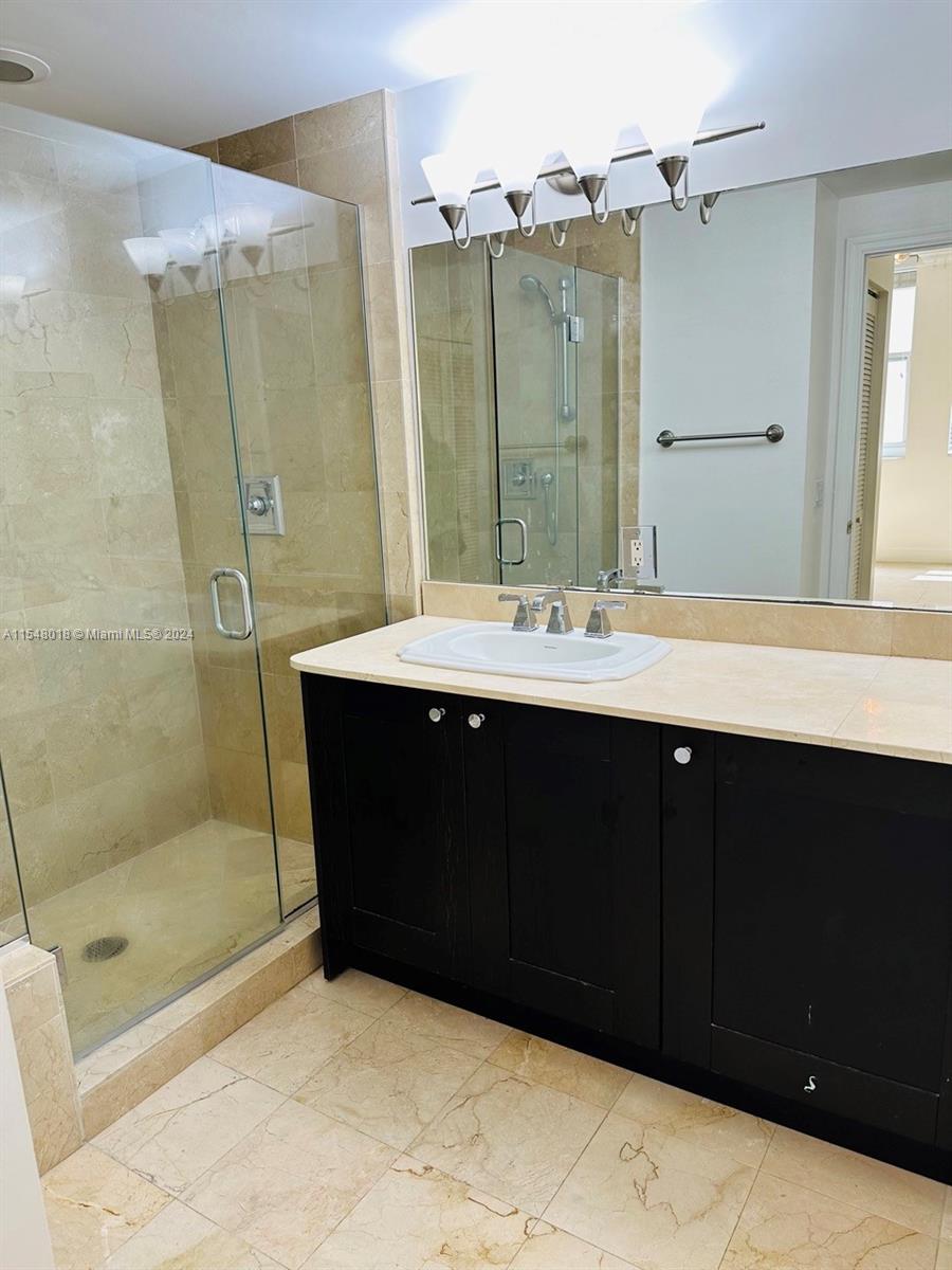 4100 Salzedo St 605, Coral Gables, Florida 33146, 2 Bedrooms Bedrooms, ,2 BathroomsBathrooms,Residentiallease,For Rent,4100 Salzedo St 605,A11548018