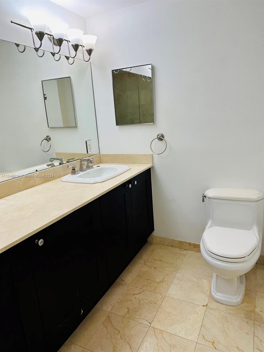 4100 Salzedo St 605, Coral Gables, Florida 33146, 2 Bedrooms Bedrooms, ,2 BathroomsBathrooms,Residentiallease,For Rent,4100 Salzedo St 605,A11548018