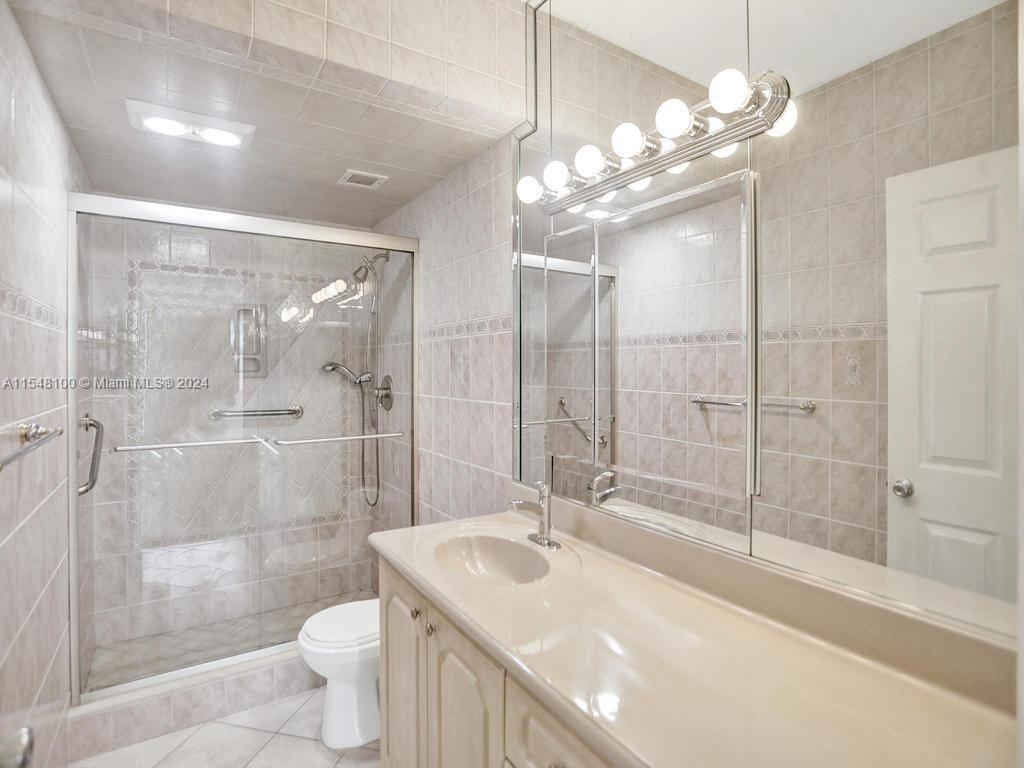 1985 S Ocean Dr 17G, Hallandale Beach, Florida 33009, 2 Bedrooms Bedrooms, ,2 BathroomsBathrooms,Residential,For Sale,1985 S Ocean Dr 17G,A11548100