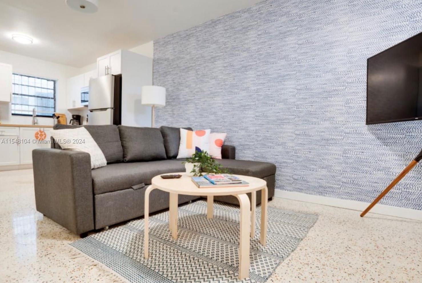 1645 SW 7th St 2, Miami, Florida 33135, 2 Bedrooms Bedrooms, ,1 BathroomBathrooms,Residentiallease,For Rent,1645 SW 7th St 2,A11548104