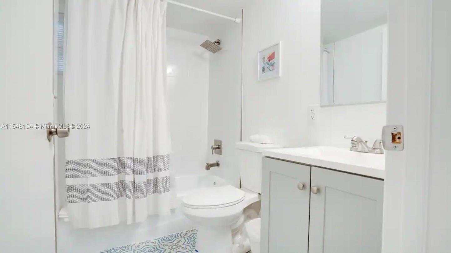 1645 SW 7th St 2, Miami, Florida 33135, 2 Bedrooms Bedrooms, ,1 BathroomBathrooms,Residentiallease,For Rent,1645 SW 7th St 2,A11548104