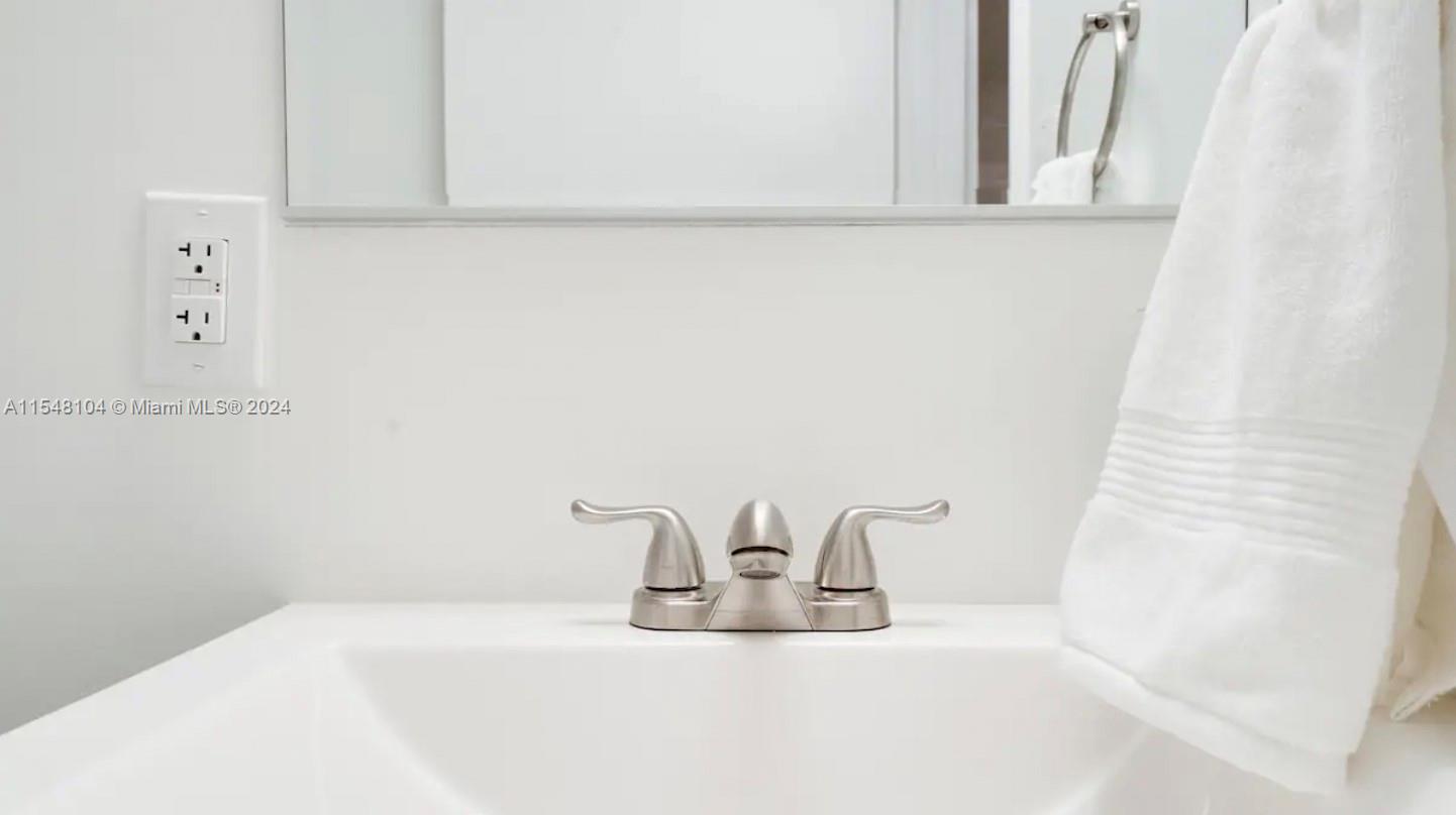 1645 SW 7th St 2, Miami, Florida 33135, 2 Bedrooms Bedrooms, ,1 BathroomBathrooms,Residentiallease,For Rent,1645 SW 7th St 2,A11548104