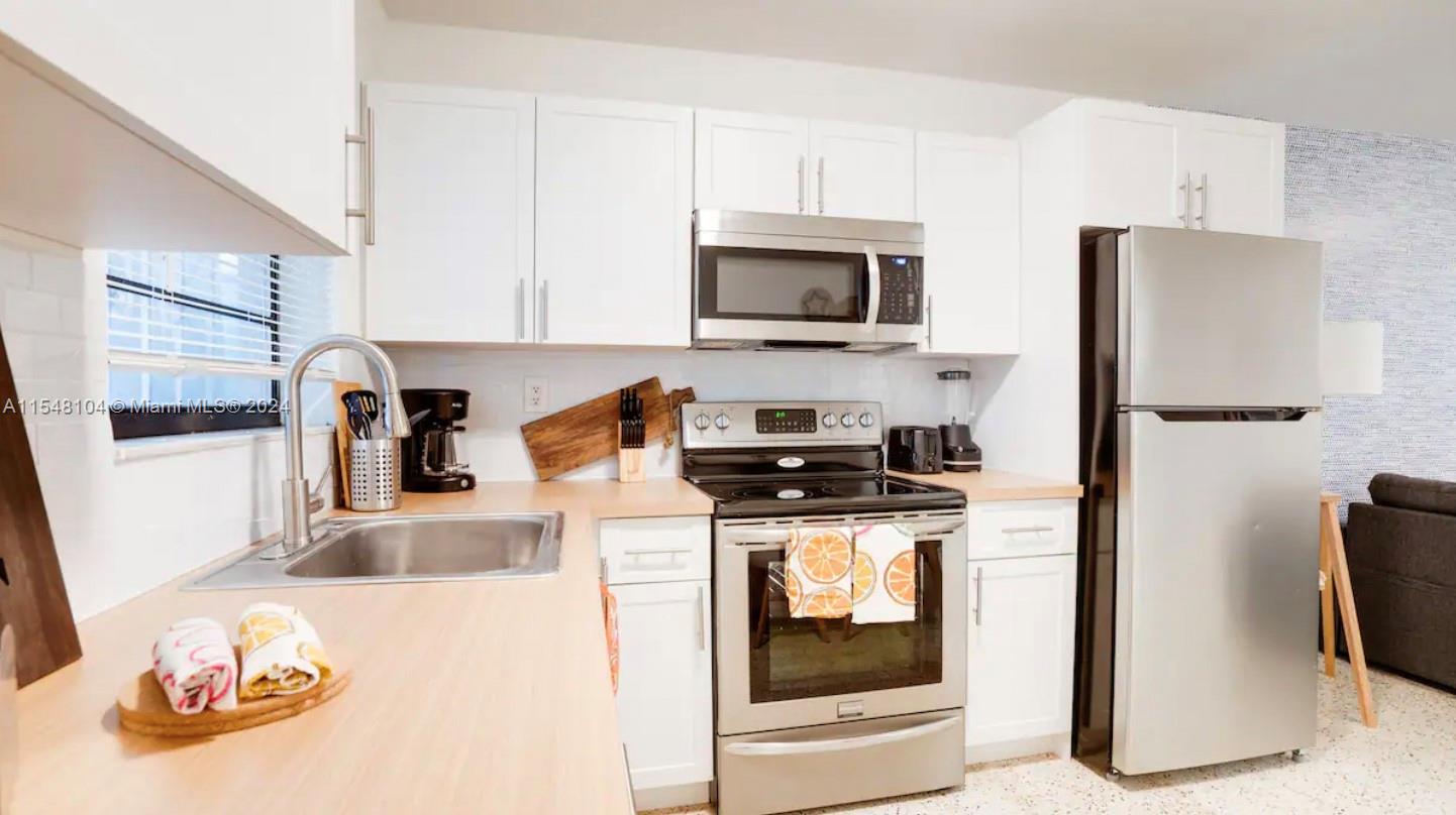 1645 SW 7th St 2, Miami, Florida 33135, 2 Bedrooms Bedrooms, ,1 BathroomBathrooms,Residentiallease,For Rent,1645 SW 7th St 2,A11548104