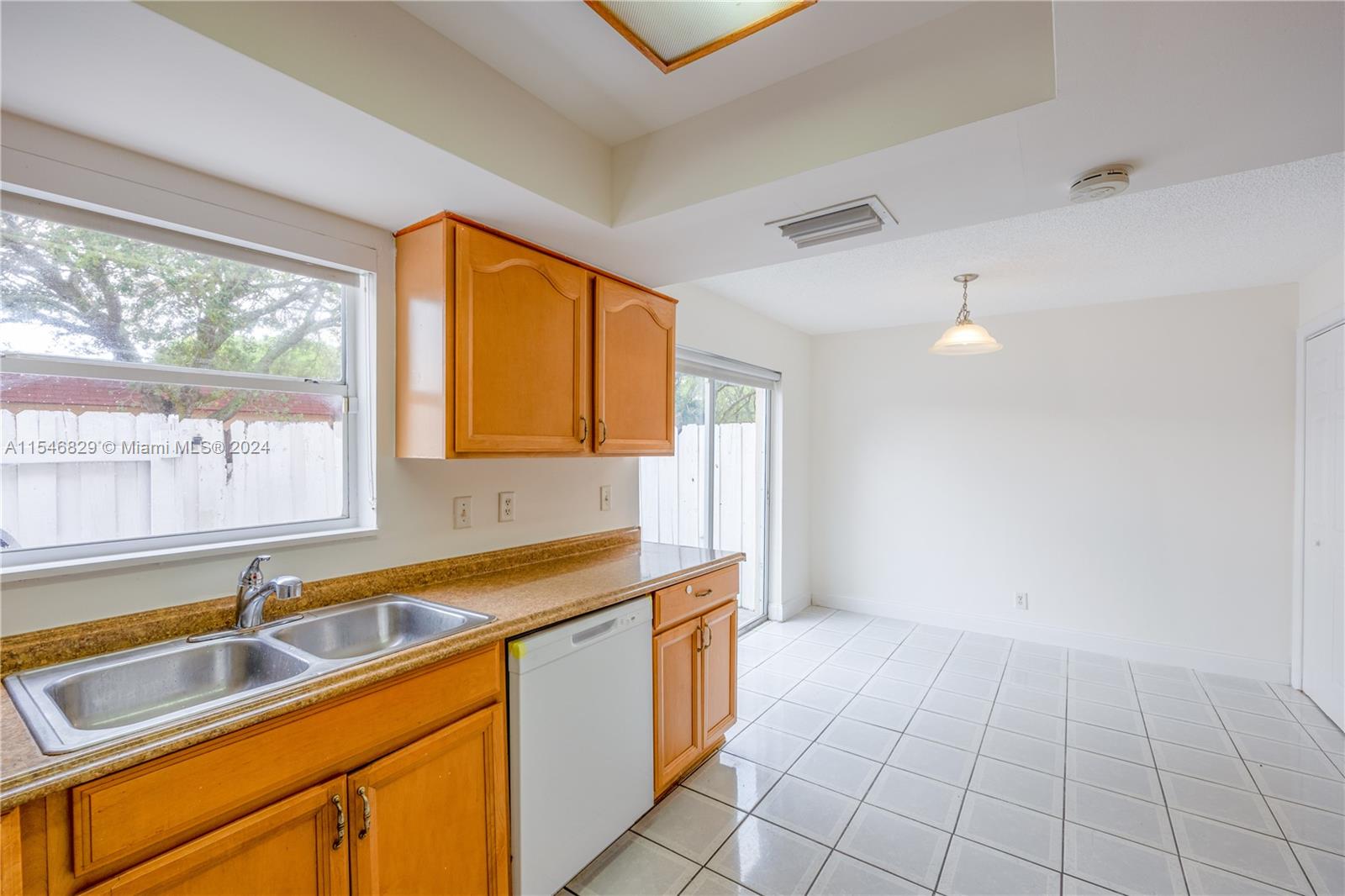 7918 Kimberly Blvd, North Lauderdale, FL, 33068 United States, 2 Bedrooms Bedrooms, ,2 BathroomsBathrooms,Residential,For Sale,Kimberly Blvd,A11546829