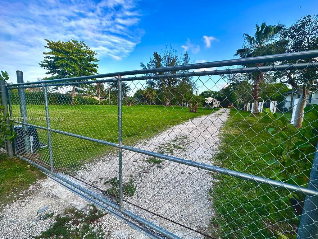 11950 43rd St, Miami, FL, 33175 United States, 4 Bedrooms Bedrooms, ,4 BathroomsBathrooms,Residential,For Sale,43rd St,A11548015