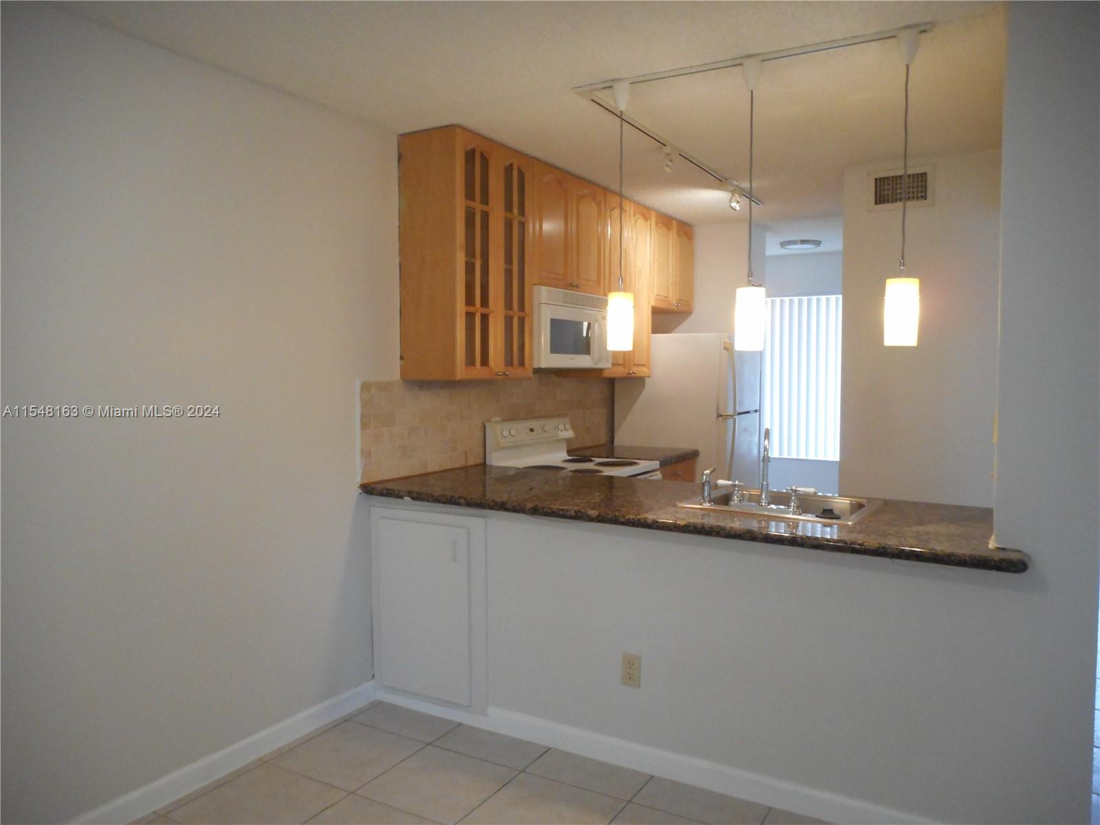 978 Coral Club Dr 978, Coral Springs, Florida 33071, 1 Bedroom Bedrooms, ,1 BathroomBathrooms,Residentiallease,For Rent,978 Coral Club Dr 978,A11548163