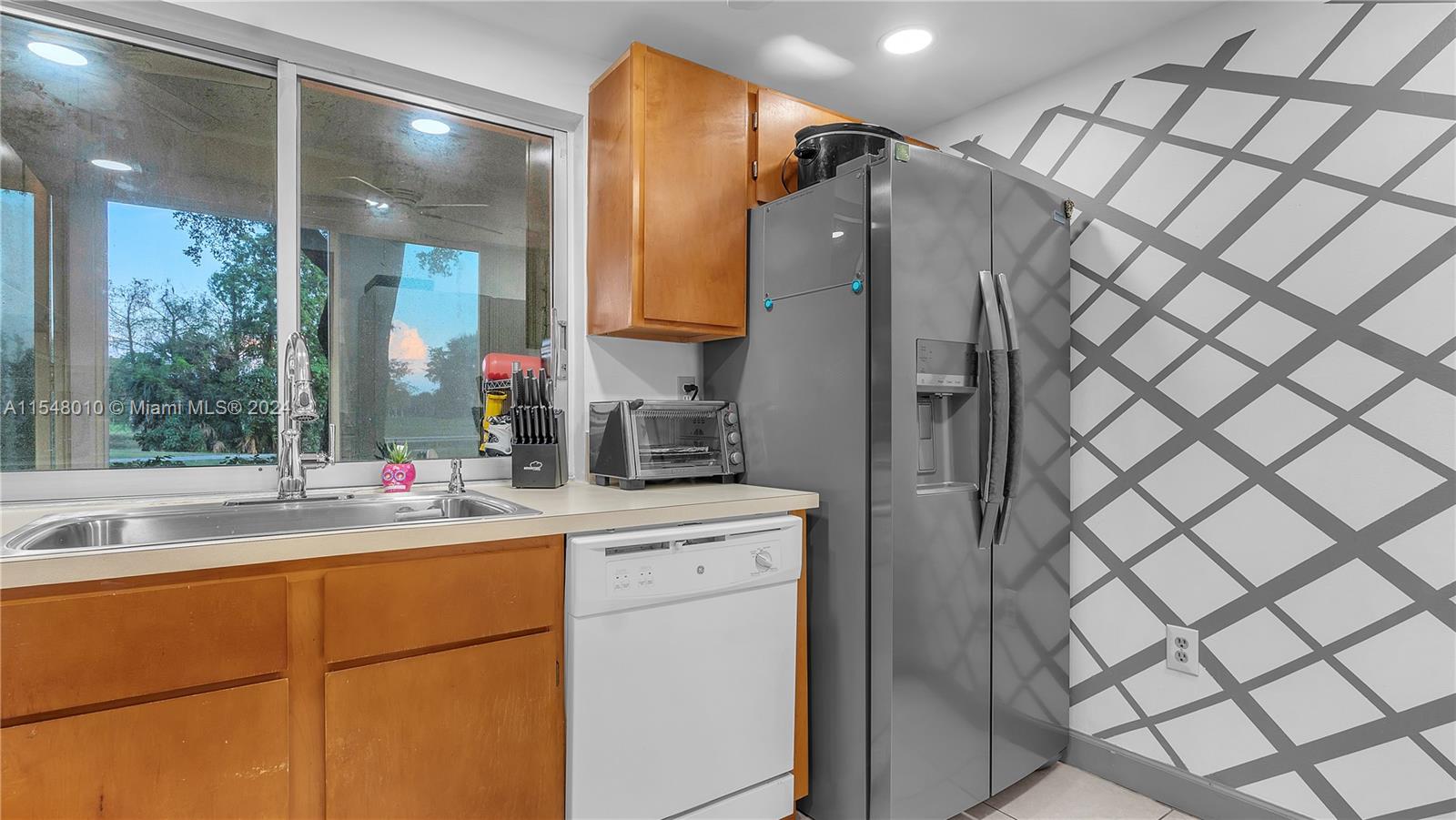 9080 Lime Bay Blvd 111, Tamarac, Florida 33321, 2 Bedrooms Bedrooms, ,2 BathroomsBathrooms,Residential,For Sale,9080 Lime Bay Blvd 111,A11548010