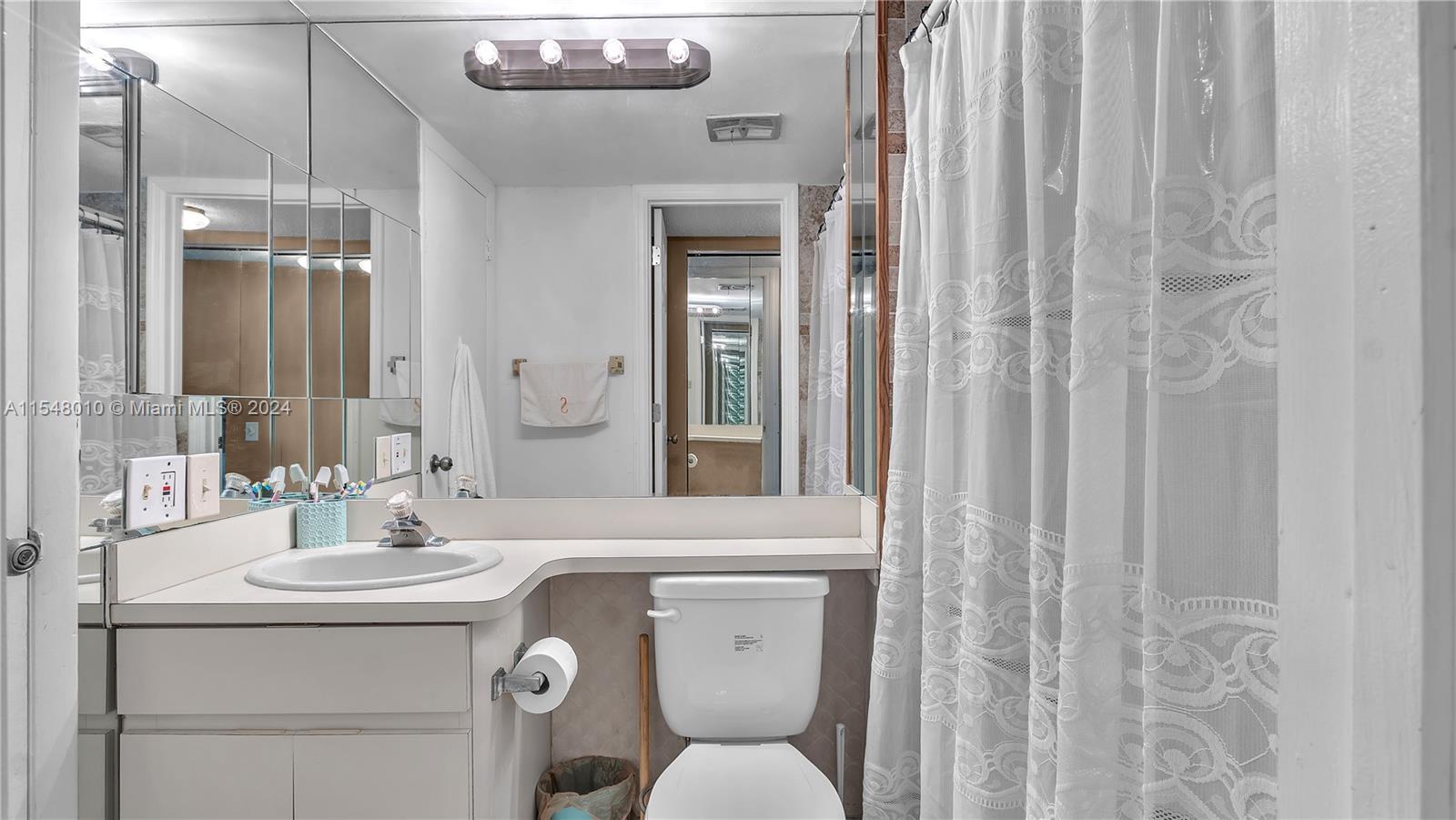 9080 Lime Bay Blvd 111, Tamarac, Florida 33321, 2 Bedrooms Bedrooms, ,2 BathroomsBathrooms,Residential,For Sale,9080 Lime Bay Blvd 111,A11548010