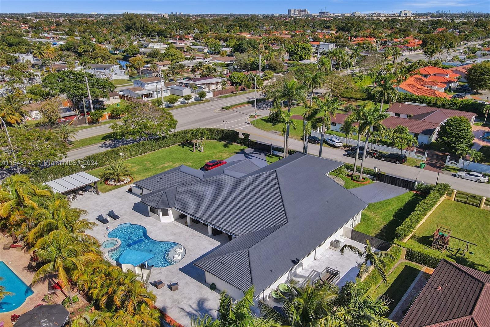 2600 128th Ave, Miami, FL, 33175 United States, 5 Bedrooms Bedrooms, ,5 BathroomsBathrooms,Residential,For Sale,128th Ave,A11548149