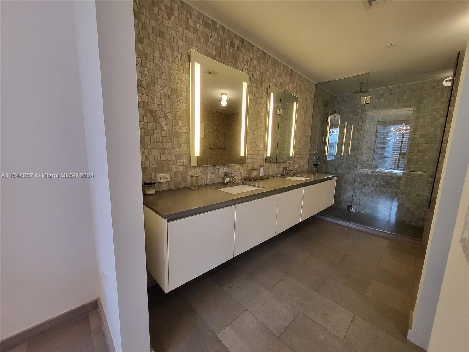 88 SW 7th St 2103, Miami, Florida 33130, 2 Bedrooms Bedrooms, ,2 BathroomsBathrooms,Residentiallease,For Rent,88 SW 7th St 2103,A11548057
