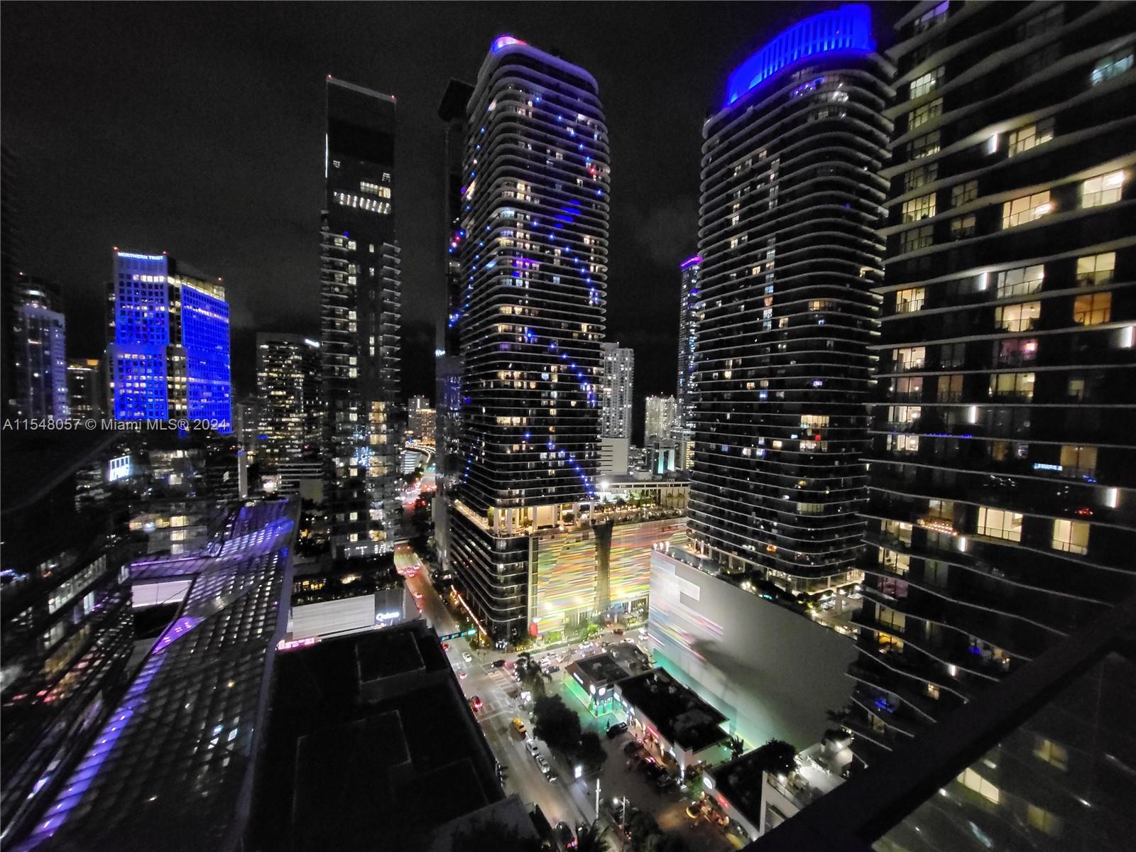 88 SW 7th St 2103, Miami, Florida 33130, 2 Bedrooms Bedrooms, ,2 BathroomsBathrooms,Residentiallease,For Rent,88 SW 7th St 2103,A11548057