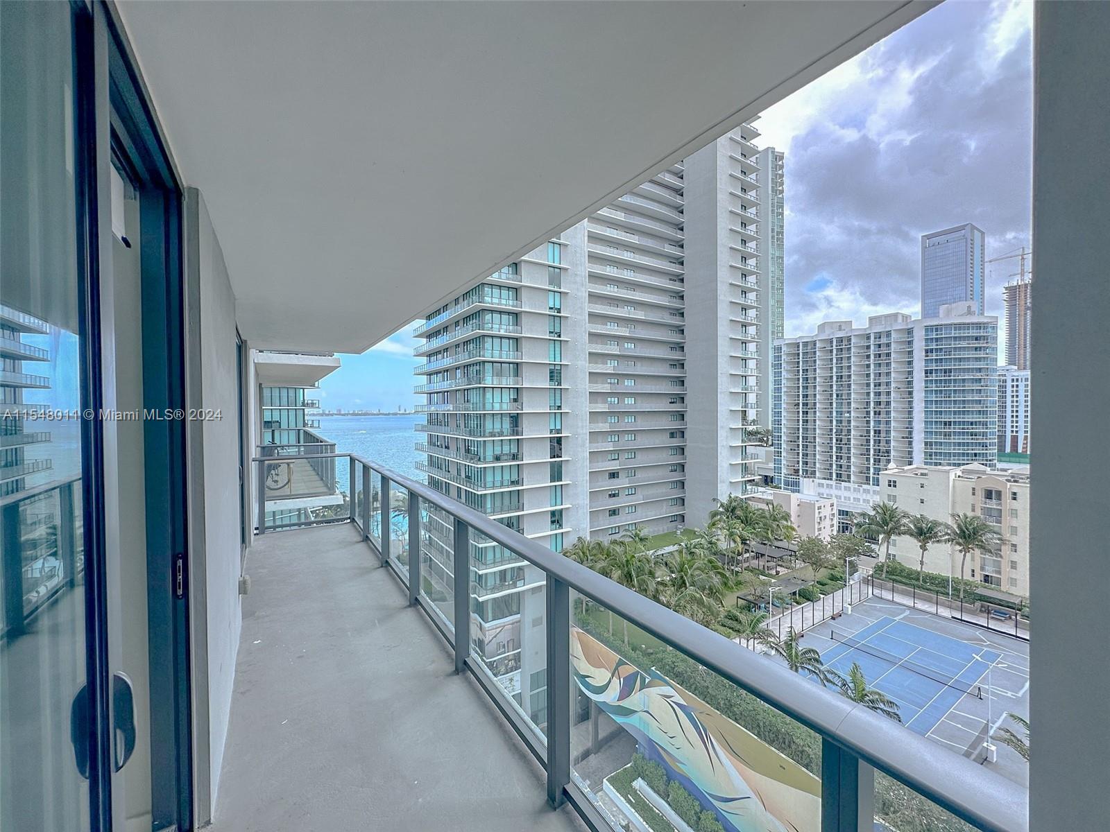 Bay, Ocean & Miami Skyline City Views