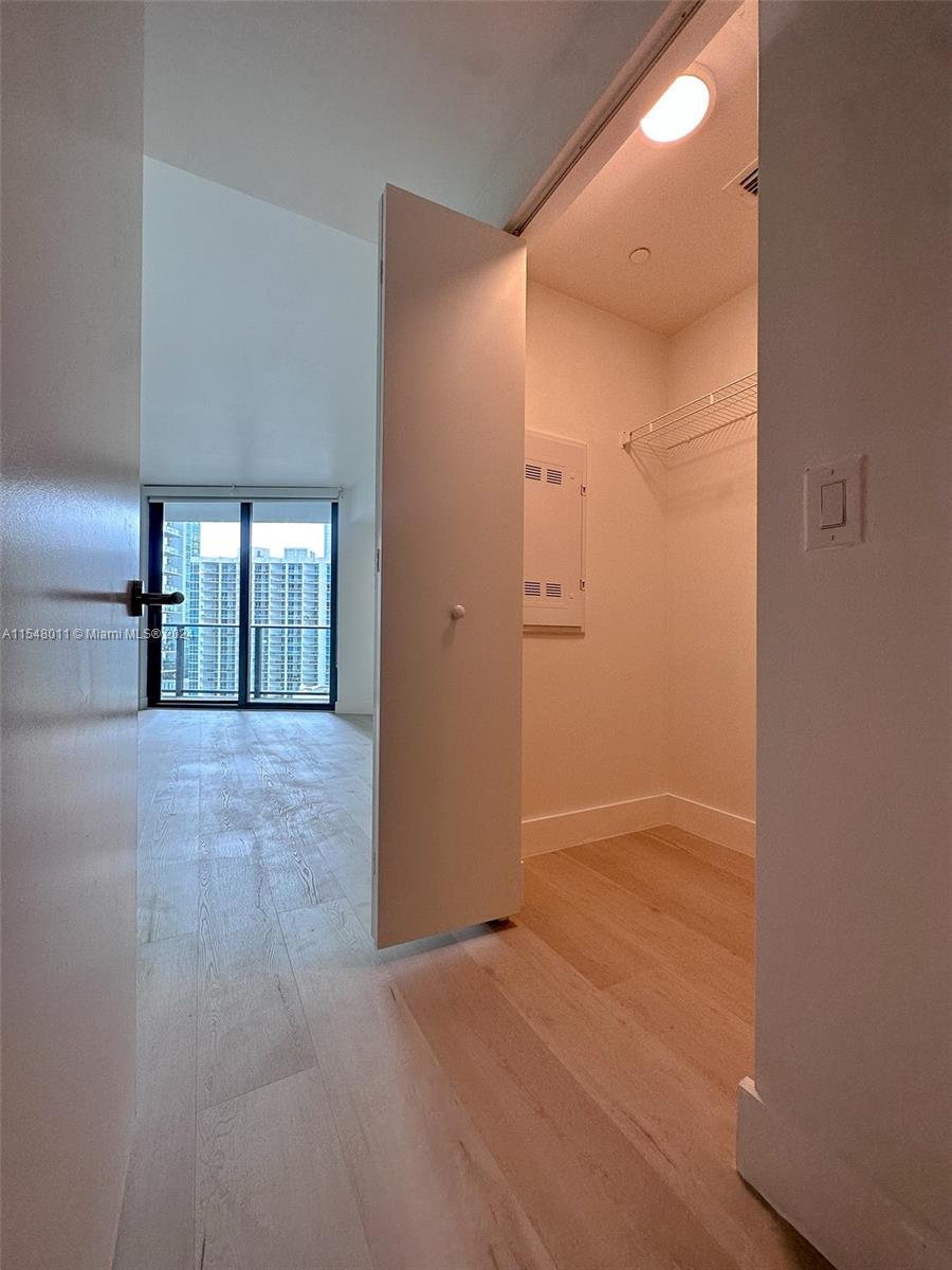 2 Large walk in closets!!