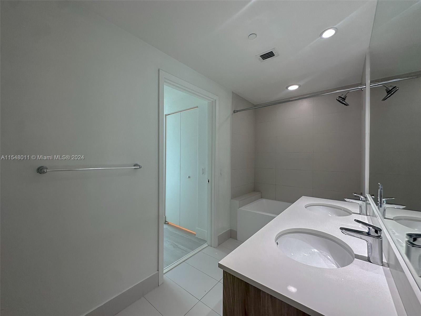 501 NE 31st St 1107, Miami, Florida 33137, 1 Bedroom Bedrooms, ,1 BathroomBathrooms,Residentiallease,For Rent,501 NE 31st St 1107,A11548011