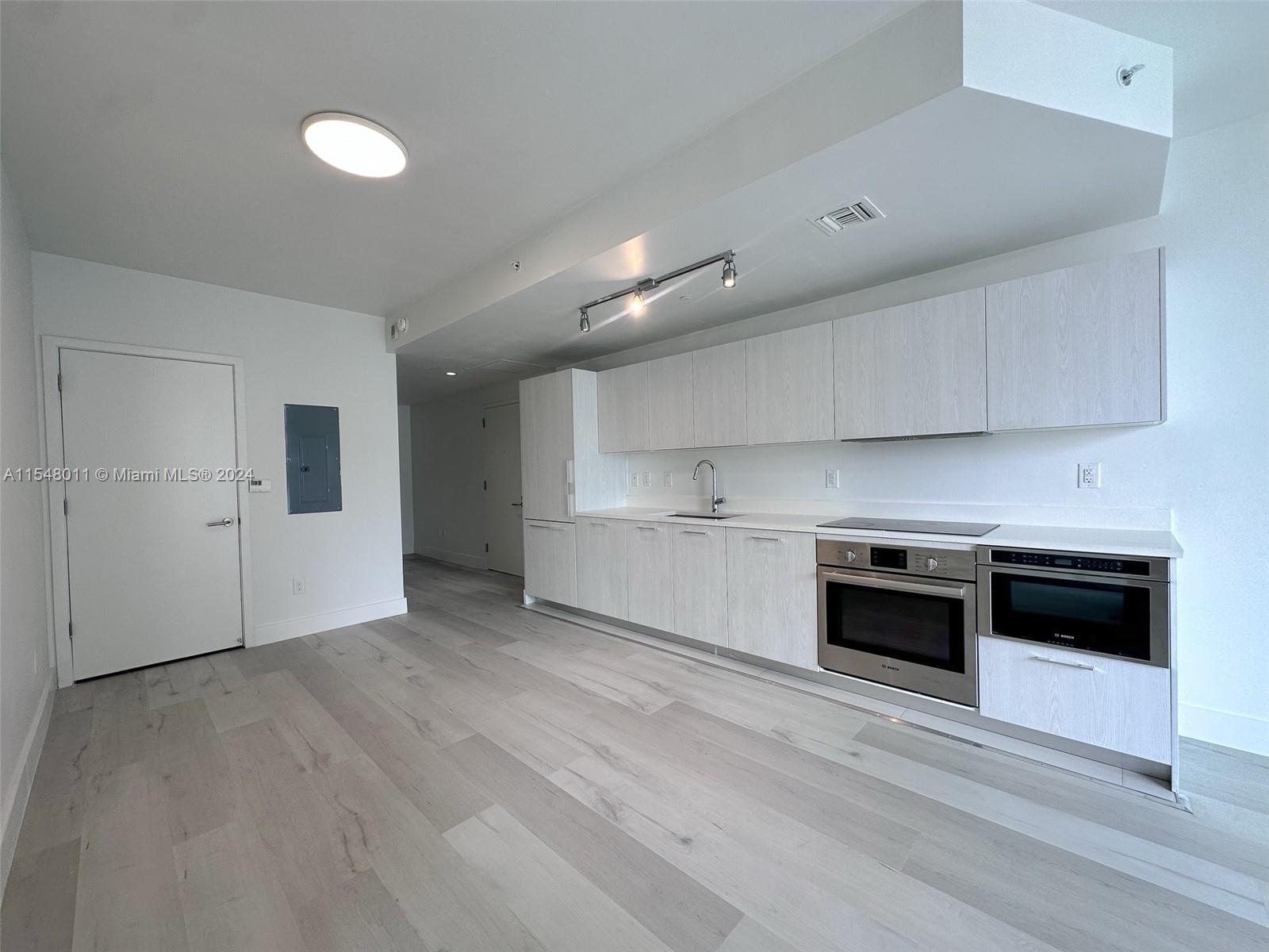 501 NE 31st St 1107, Miami, Florida 33137, 1 Bedroom Bedrooms, ,1 BathroomBathrooms,Residentiallease,For Rent,501 NE 31st St 1107,A11548011