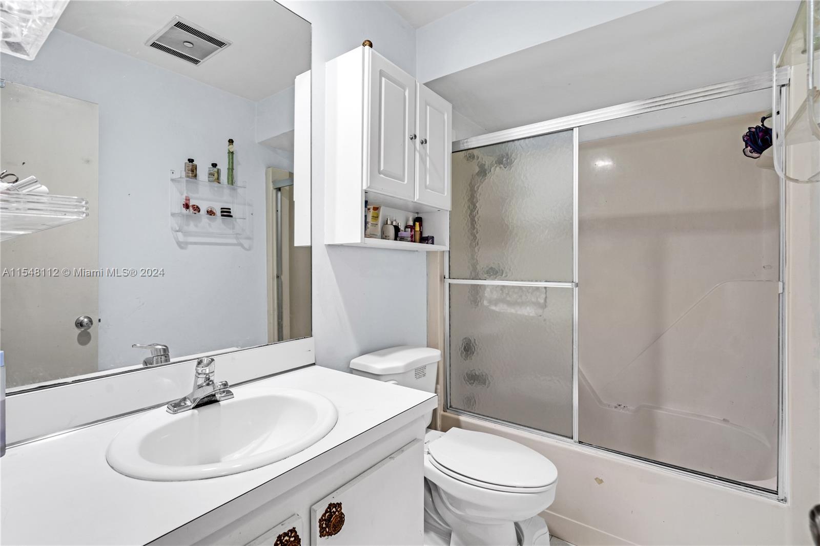 7332 Bay Hill Dr, Hialeah, Florida 33015, 2 Bedrooms Bedrooms, ,2 BathroomsBathrooms,Residential,For Sale,7332 Bay Hill Dr,A11548112