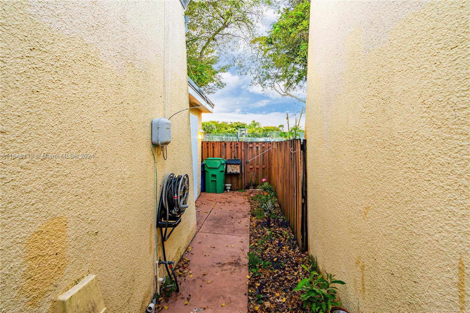 7332 Bay Hill Dr, Hialeah, Florida 33015, 2 Bedrooms Bedrooms, ,2 BathroomsBathrooms,Residential,For Sale,7332 Bay Hill Dr,A11548112