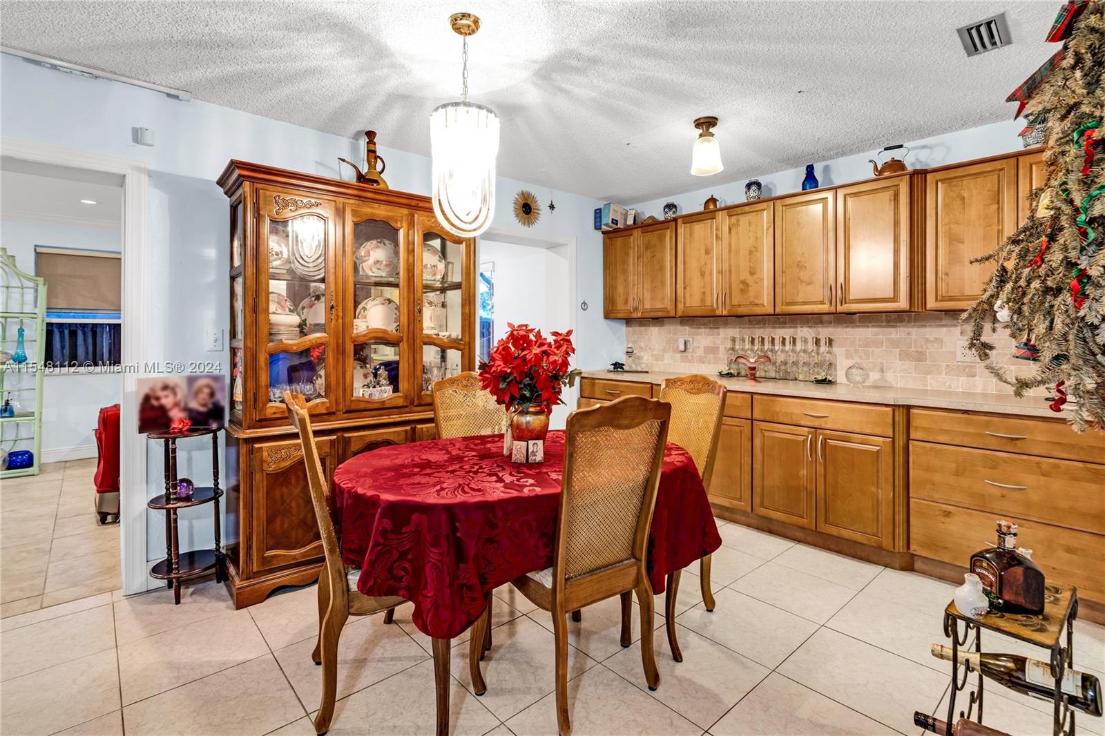 7332 Bay Hill Dr, Hialeah, Florida 33015, 2 Bedrooms Bedrooms, ,2 BathroomsBathrooms,Residential,For Sale,7332 Bay Hill Dr,A11548112