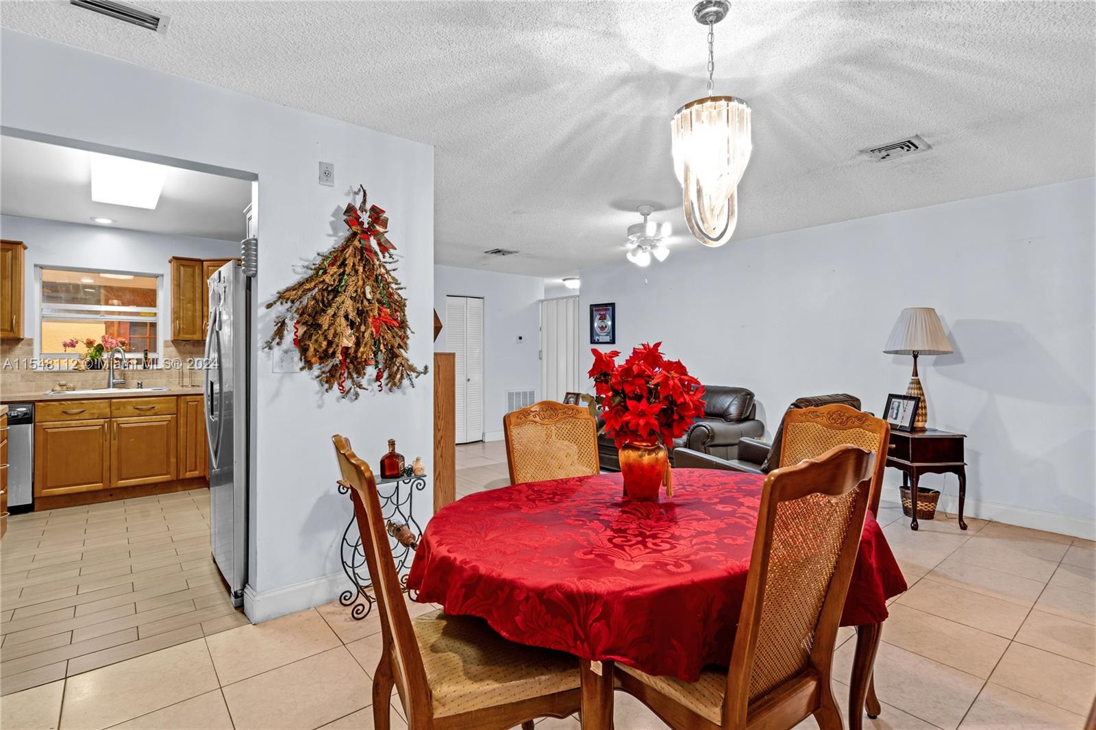 7332 Bay Hill Dr, Hialeah, Florida 33015, 2 Bedrooms Bedrooms, ,2 BathroomsBathrooms,Residential,For Sale,7332 Bay Hill Dr,A11548112