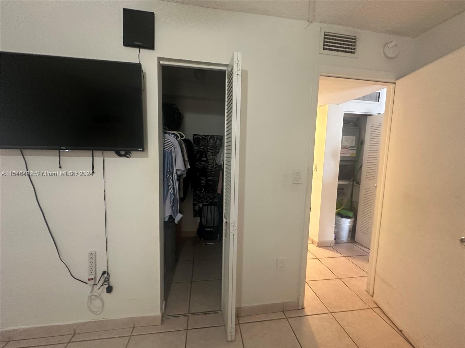6780 W 2nd Ct 214, Hialeah, Florida 33012, 2 Bedrooms Bedrooms, ,1 BathroomBathrooms,Residential,For Sale,6780 W 2nd Ct 214,A11546482
