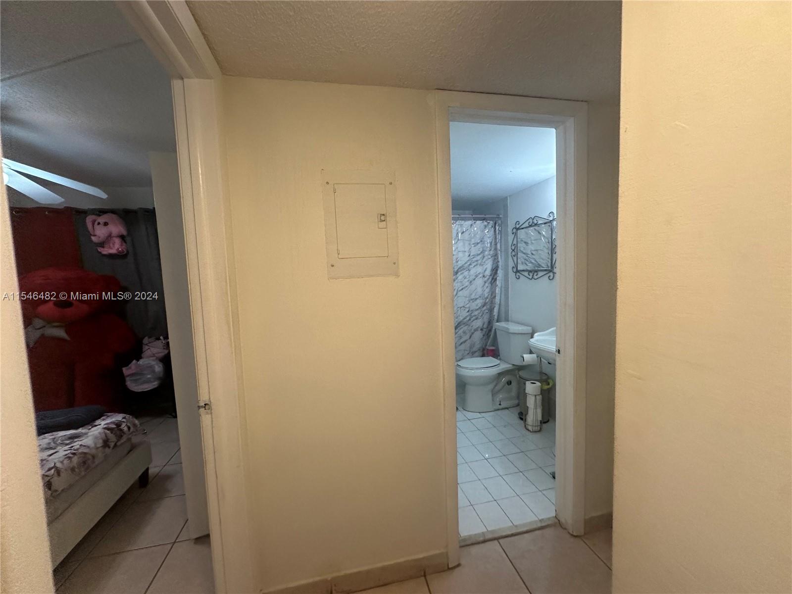 6780 2nd Ct, Hialeah, FL, 33012 United States, 2 Bedrooms Bedrooms, ,1 BathroomBathrooms,Residential,For Sale,2nd Ct,A11546482