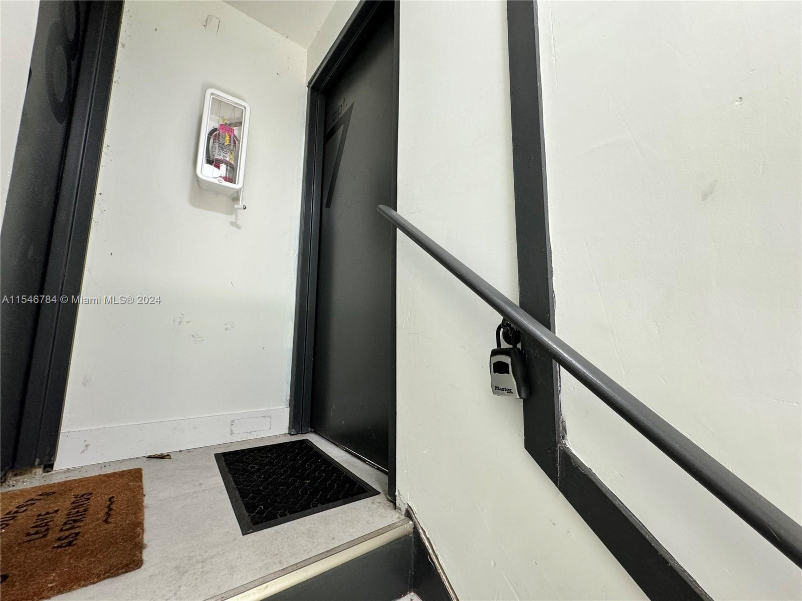 1614 Harrison St 7, Hollywood, Florida 33020, 1 Bedroom Bedrooms, ,1 BathroomBathrooms,Residentiallease,For Rent,1614 Harrison St 7,A11546784