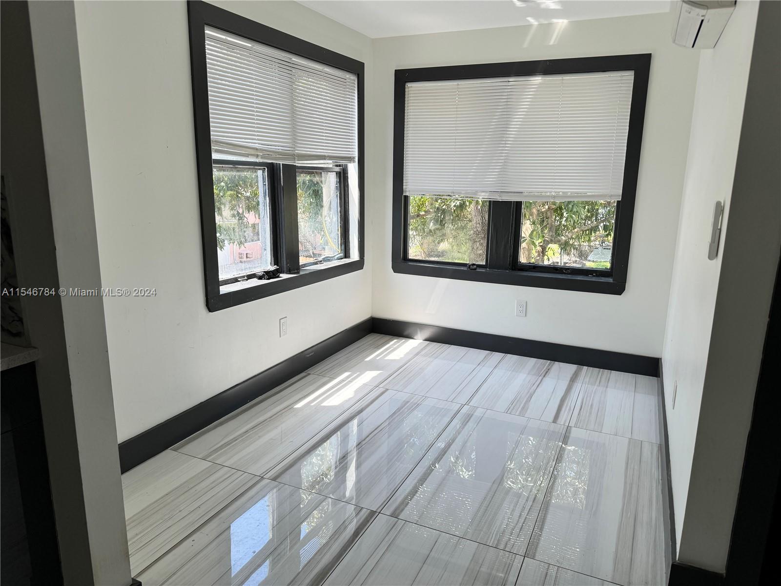 1614 Harrison St 7, Hollywood, Florida 33020, 1 Bedroom Bedrooms, ,1 BathroomBathrooms,Residentiallease,For Rent,1614 Harrison St 7,A11546784