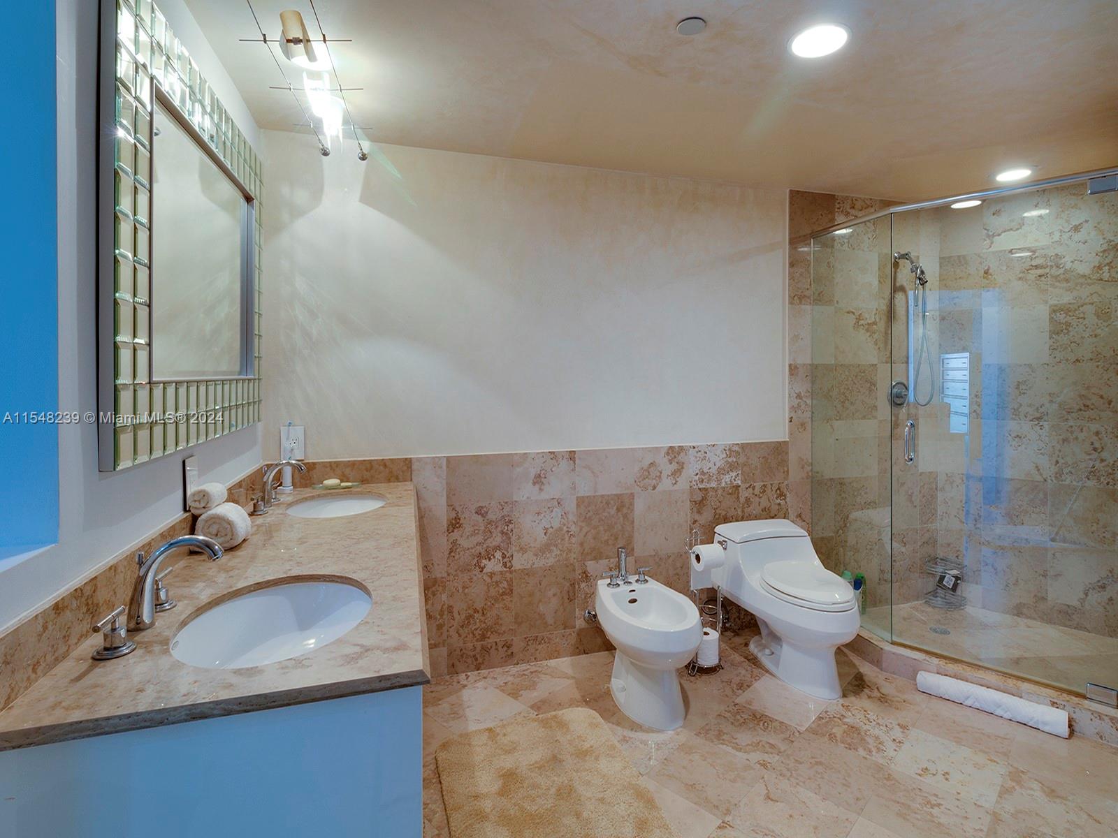 1455 Ocean Dr 901, Miami Beach, Florida 33139, 1 Bedroom Bedrooms, ,1 BathroomBathrooms,Residentiallease,For Rent,1455 Ocean Dr 901,A11548239