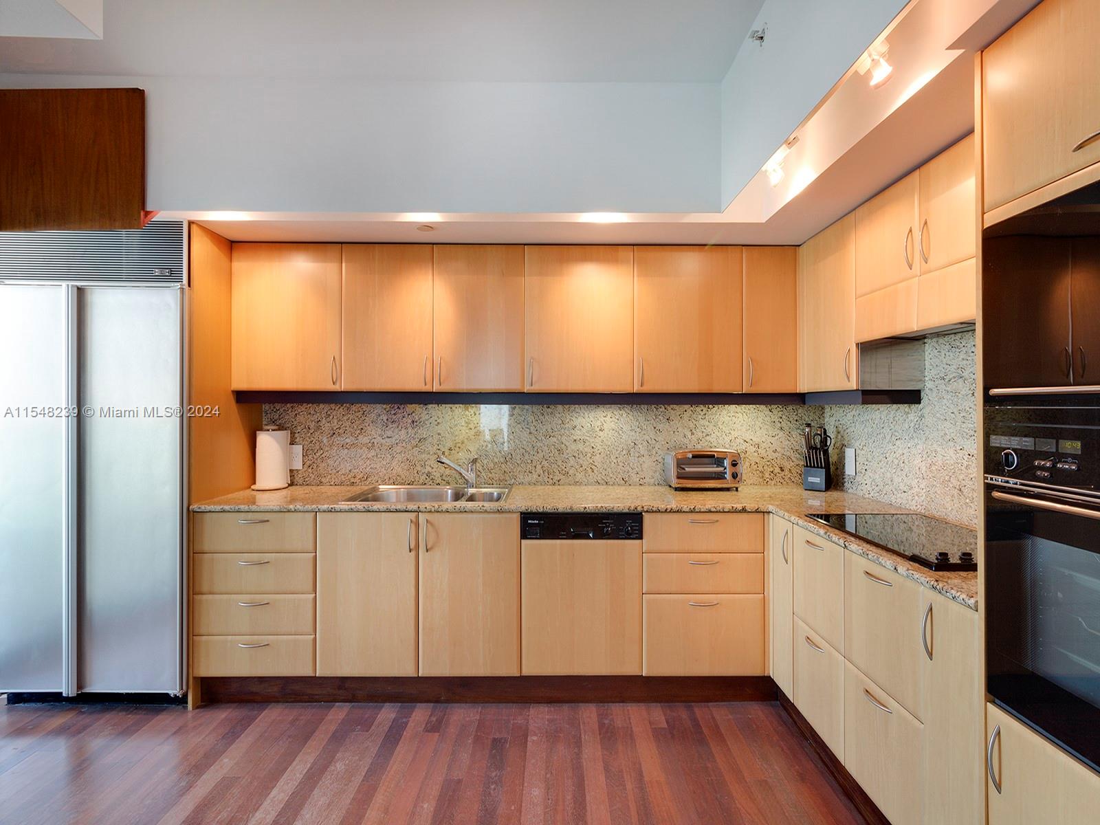 1455 Ocean Dr 901, Miami Beach, Florida 33139, 1 Bedroom Bedrooms, ,1 BathroomBathrooms,Residentiallease,For Rent,1455 Ocean Dr 901,A11548239