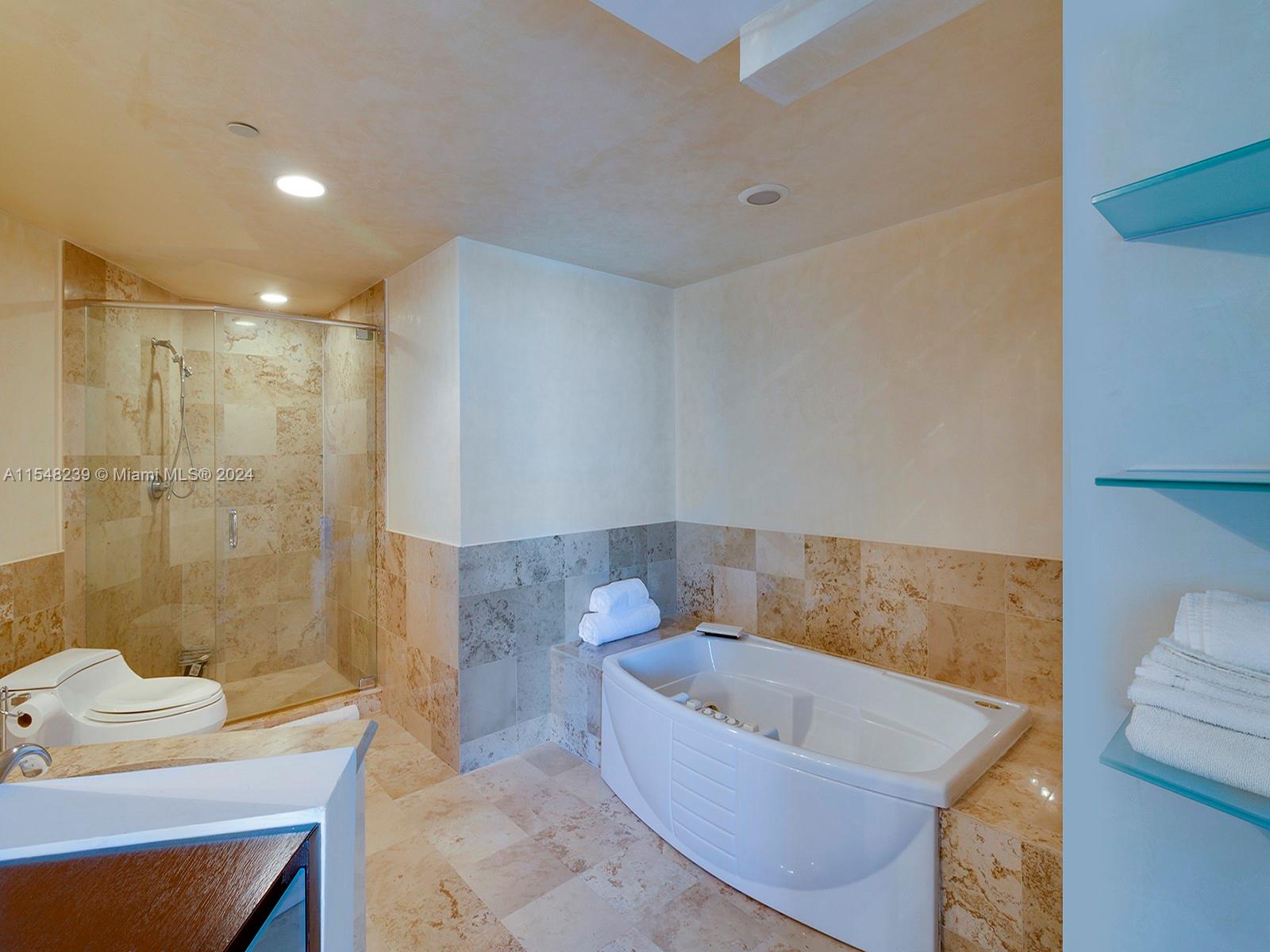 1455 Ocean Dr 901, Miami Beach, Florida 33139, 1 Bedroom Bedrooms, ,1 BathroomBathrooms,Residentiallease,For Rent,1455 Ocean Dr 901,A11548239